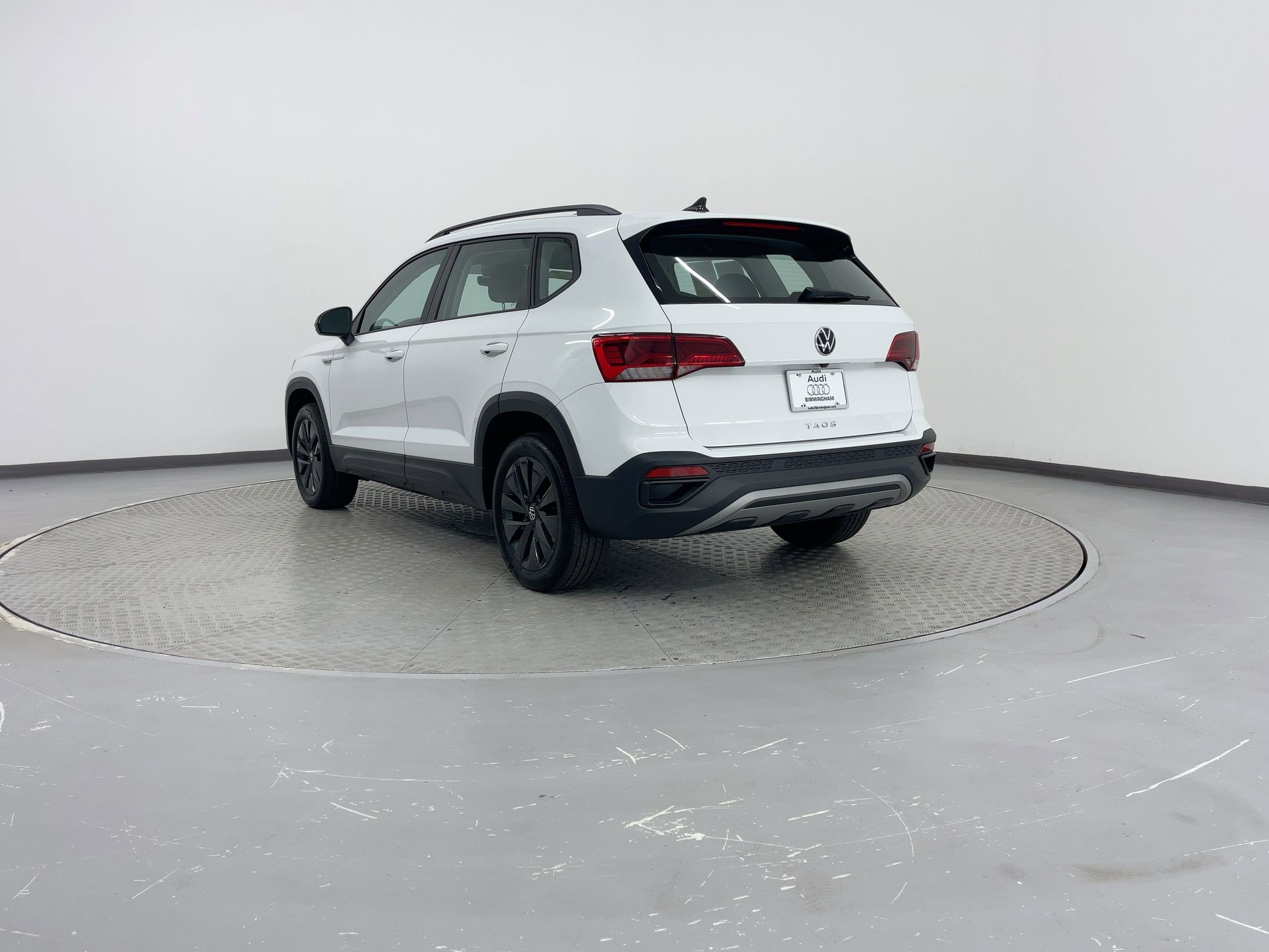 2024 Volkswagen Taos S photo 2
