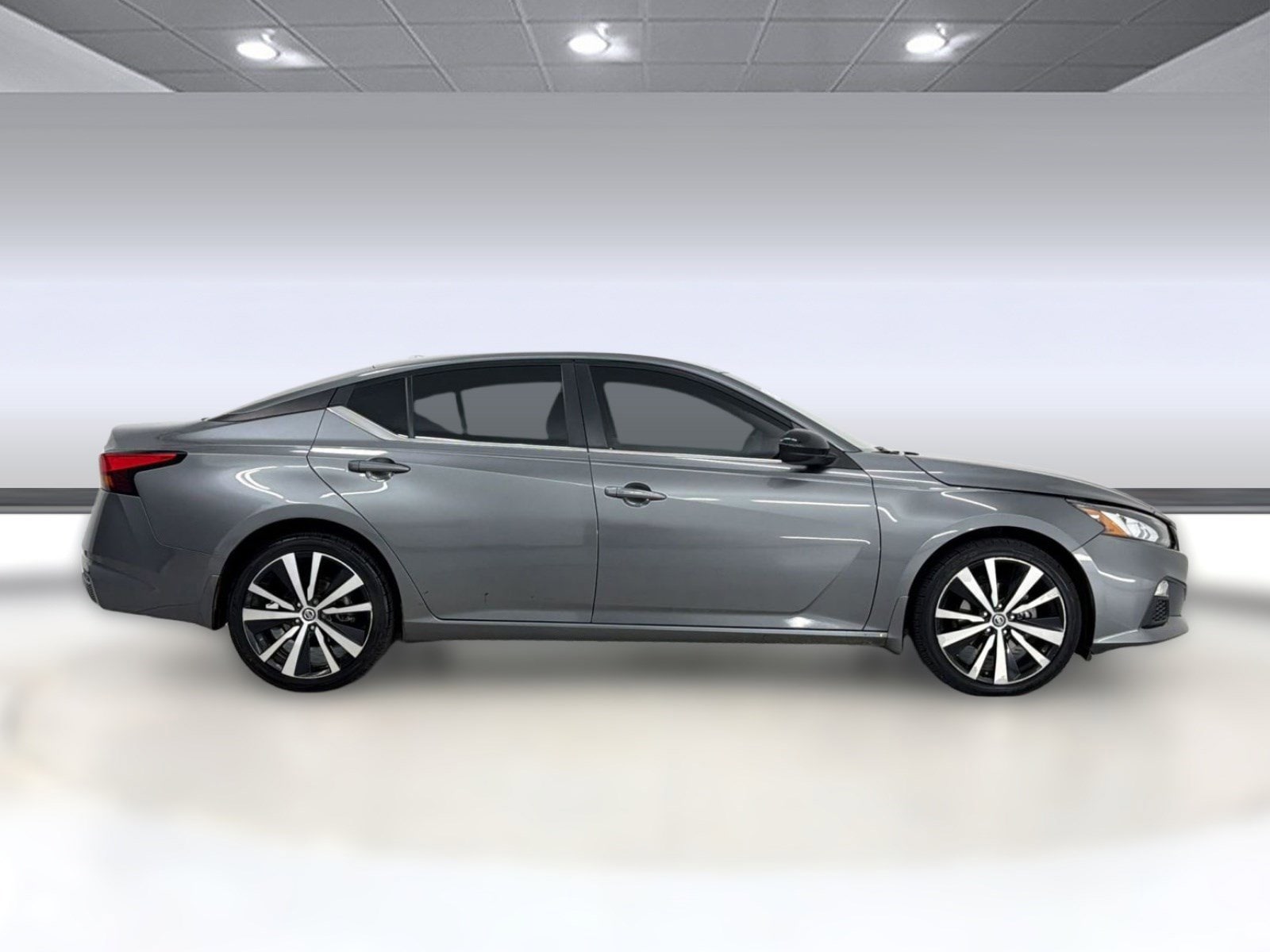 2021 Nissan Altima 2.5 SR photo 3