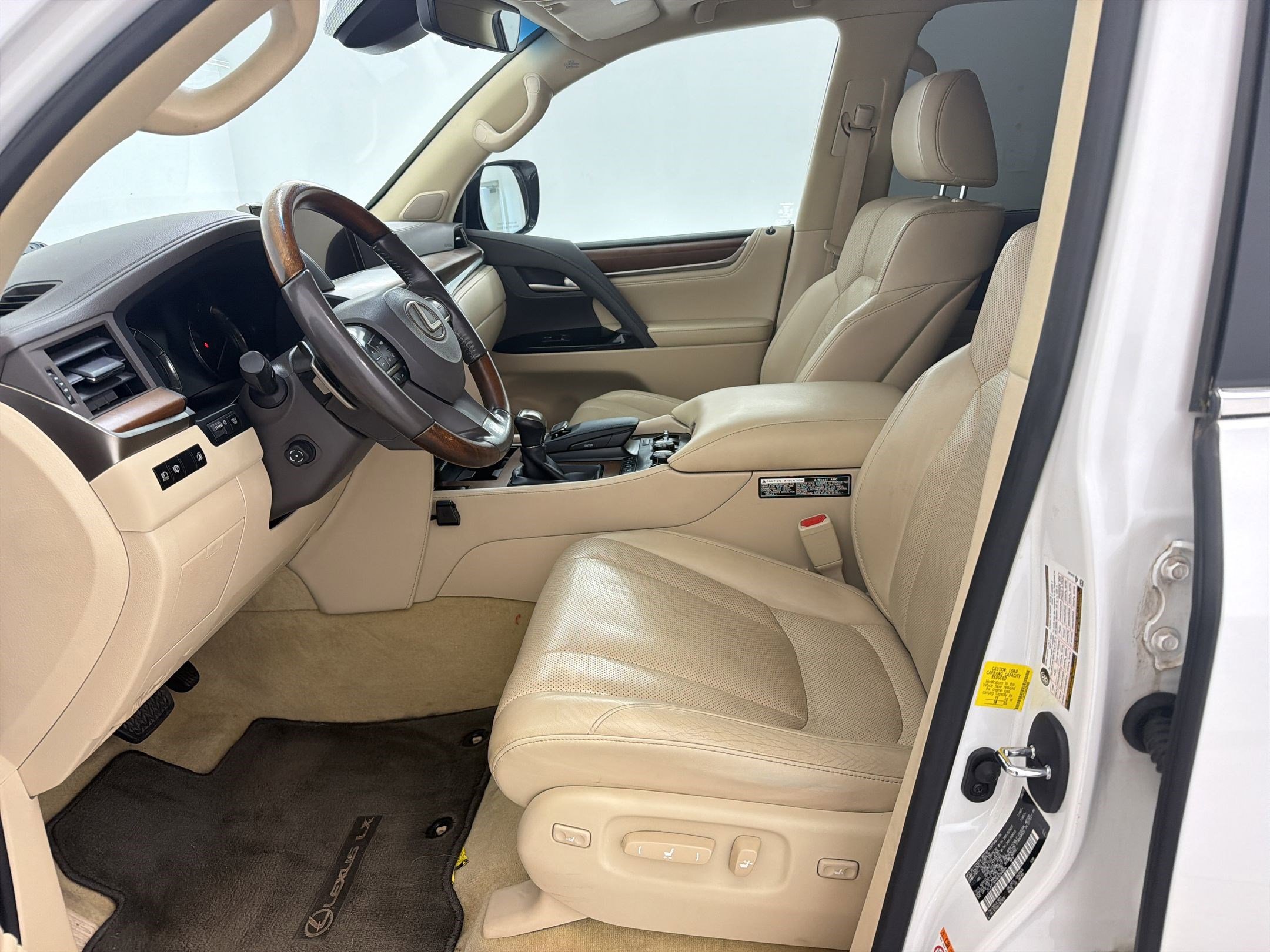 2019 LEXUS LX 570 LX 570 photo 4