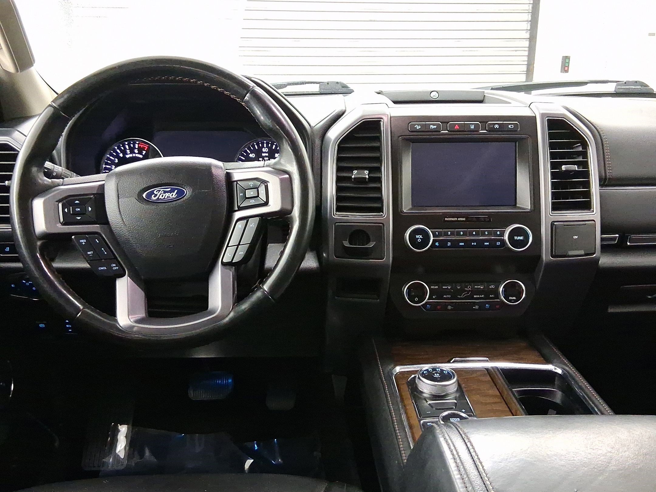 2020 Ford Expedition MAX Platinum photo 3