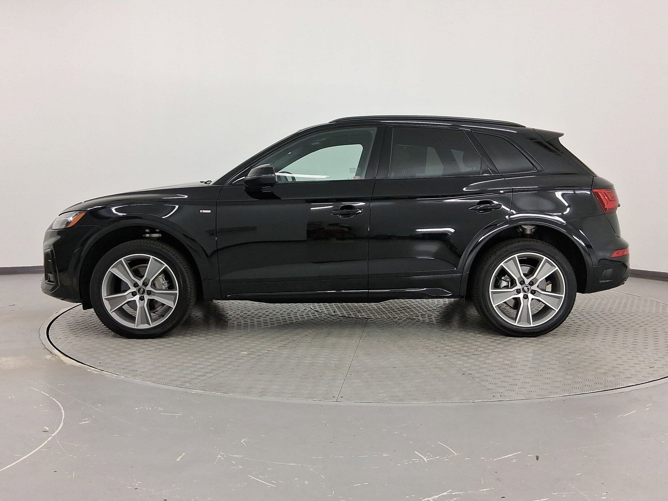 2025 Audi Q5 S line Premium photo 2