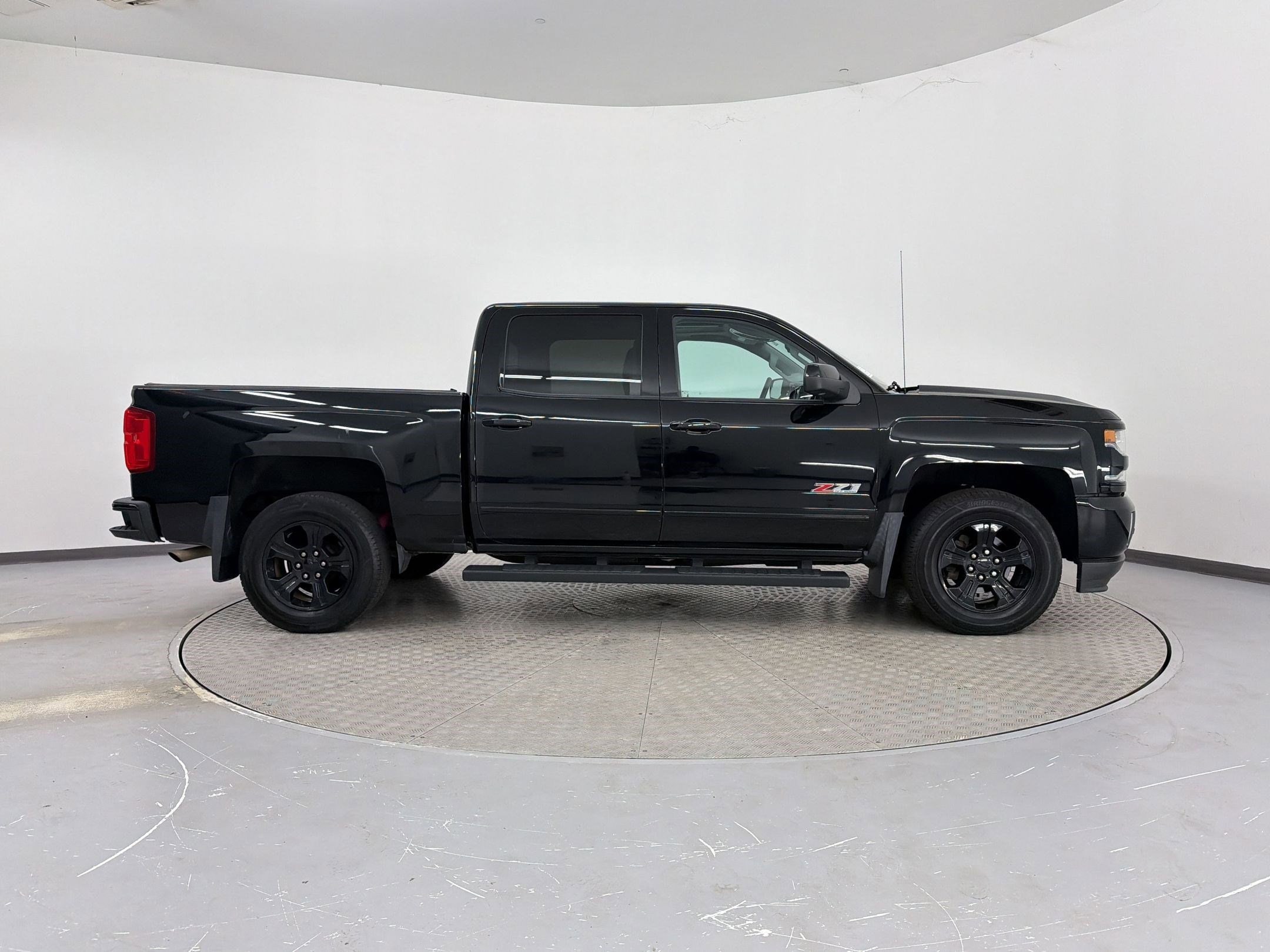 2017 Chevrolet Silverado 1500 LTZ photo 3