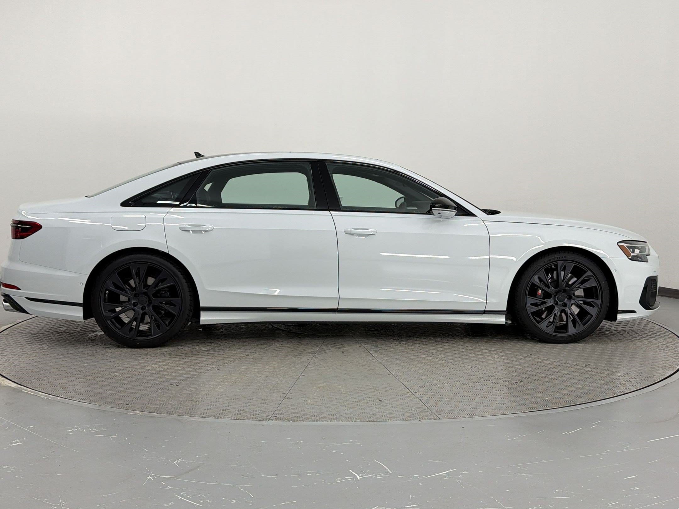 S8 Quattro Sedan