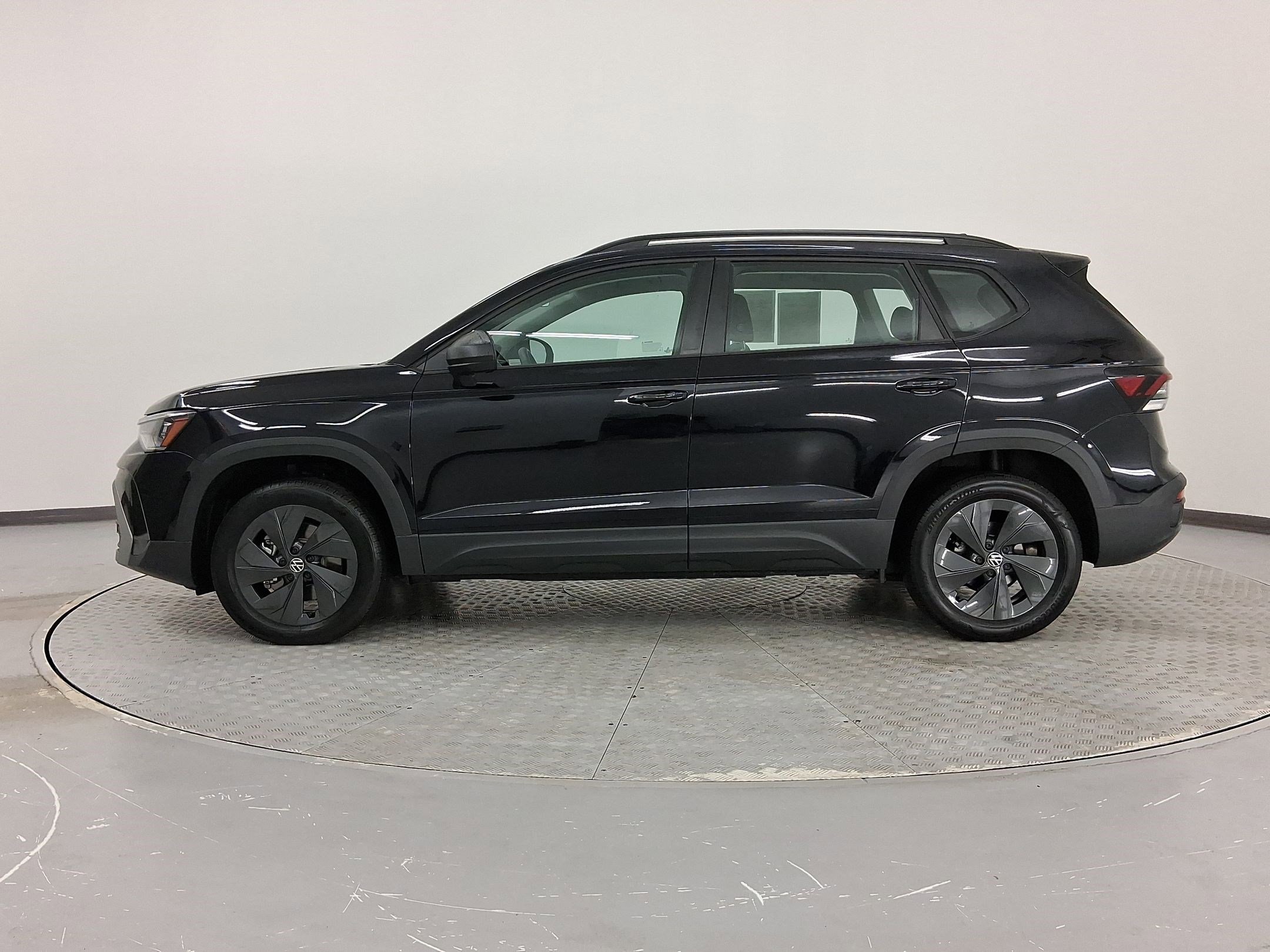 2025 Volkswagen Taos S photo 2