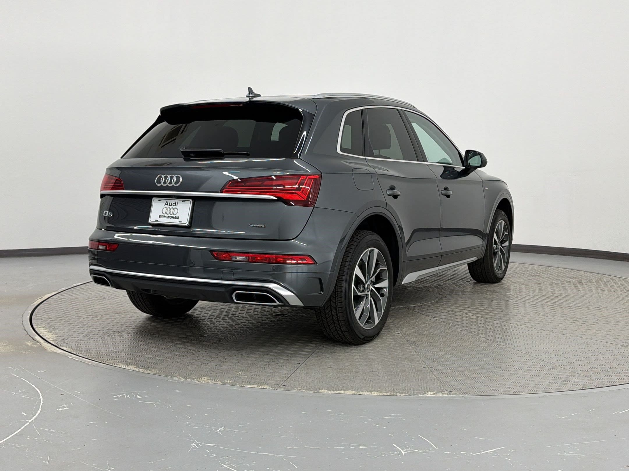 Q5 S Line Premium Plus SUV