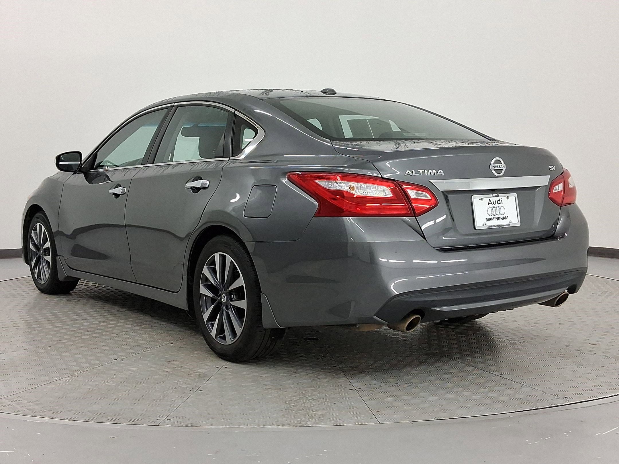 2017 Nissan Altima 2.5 SV photo 2