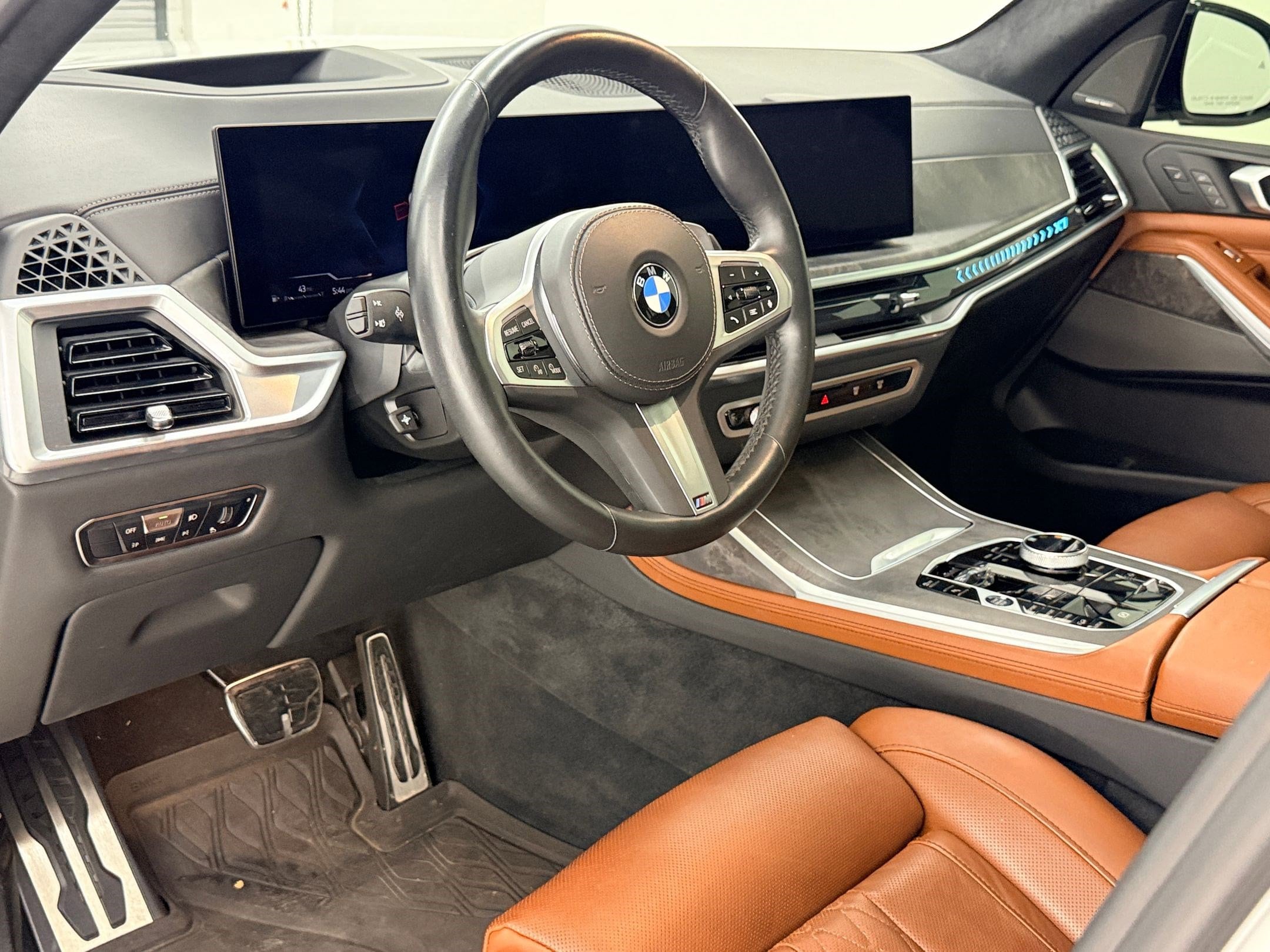2023 BMW X7 xDrive40i photo 4