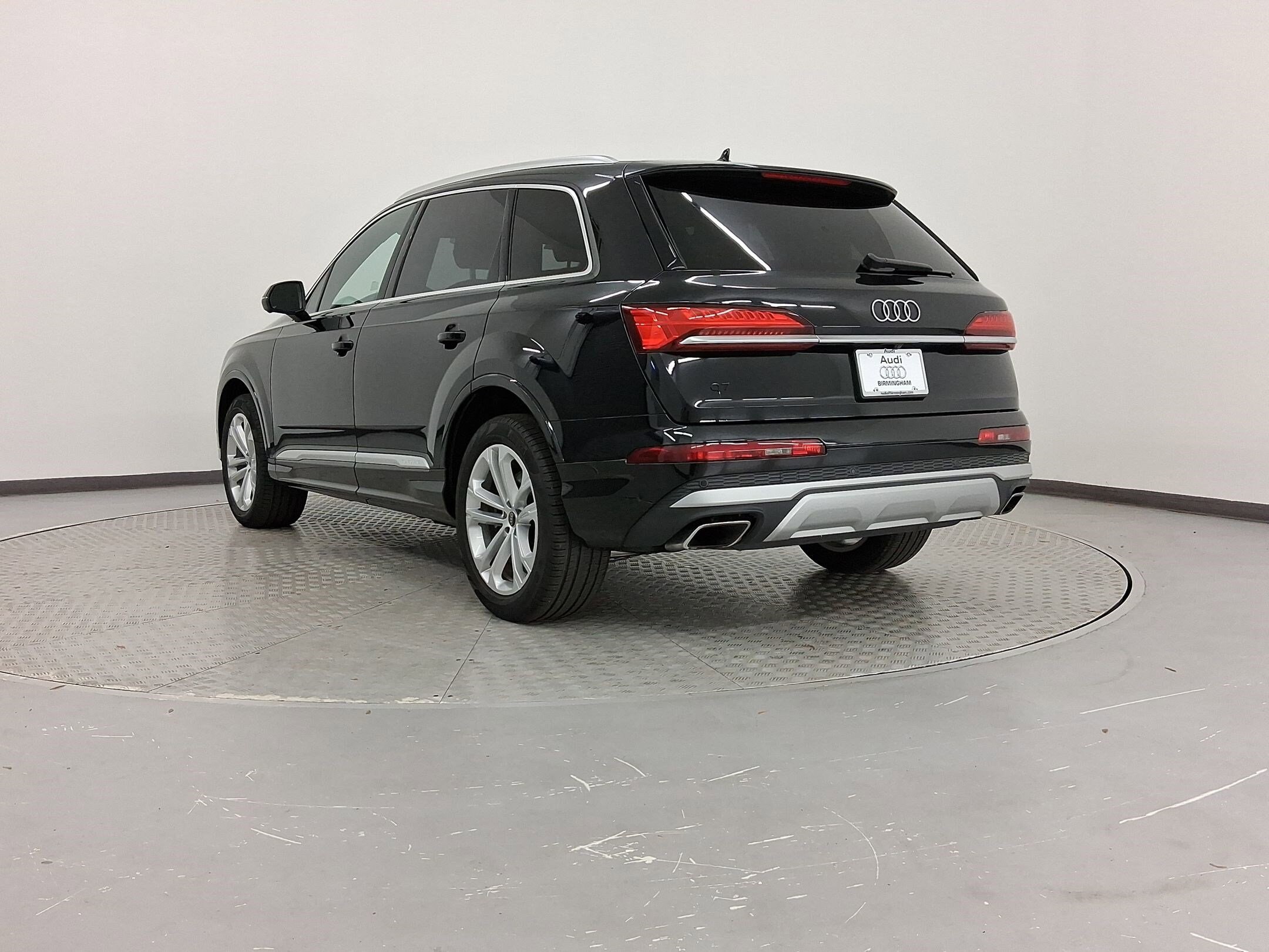 2025 Audi Q7 Premium Plus photo 2