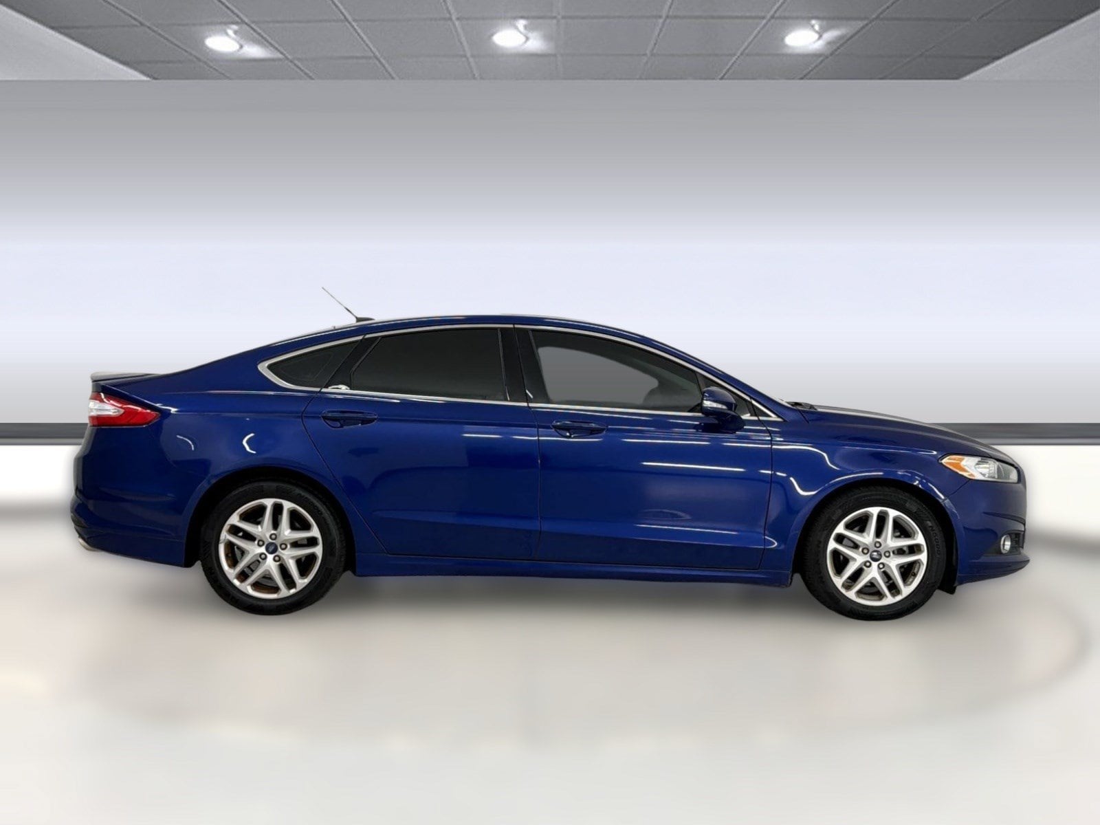 Fusion SE Sedan