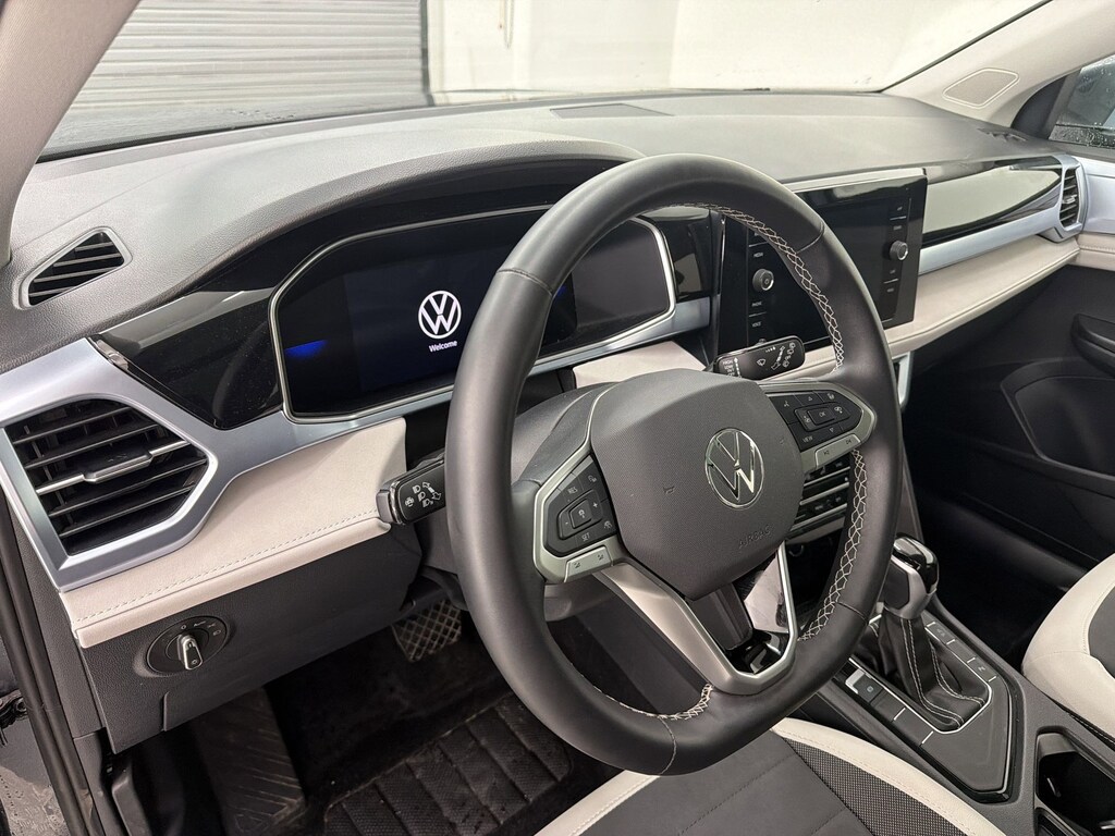 Used 2025 Volkswagen Taos SE SUV