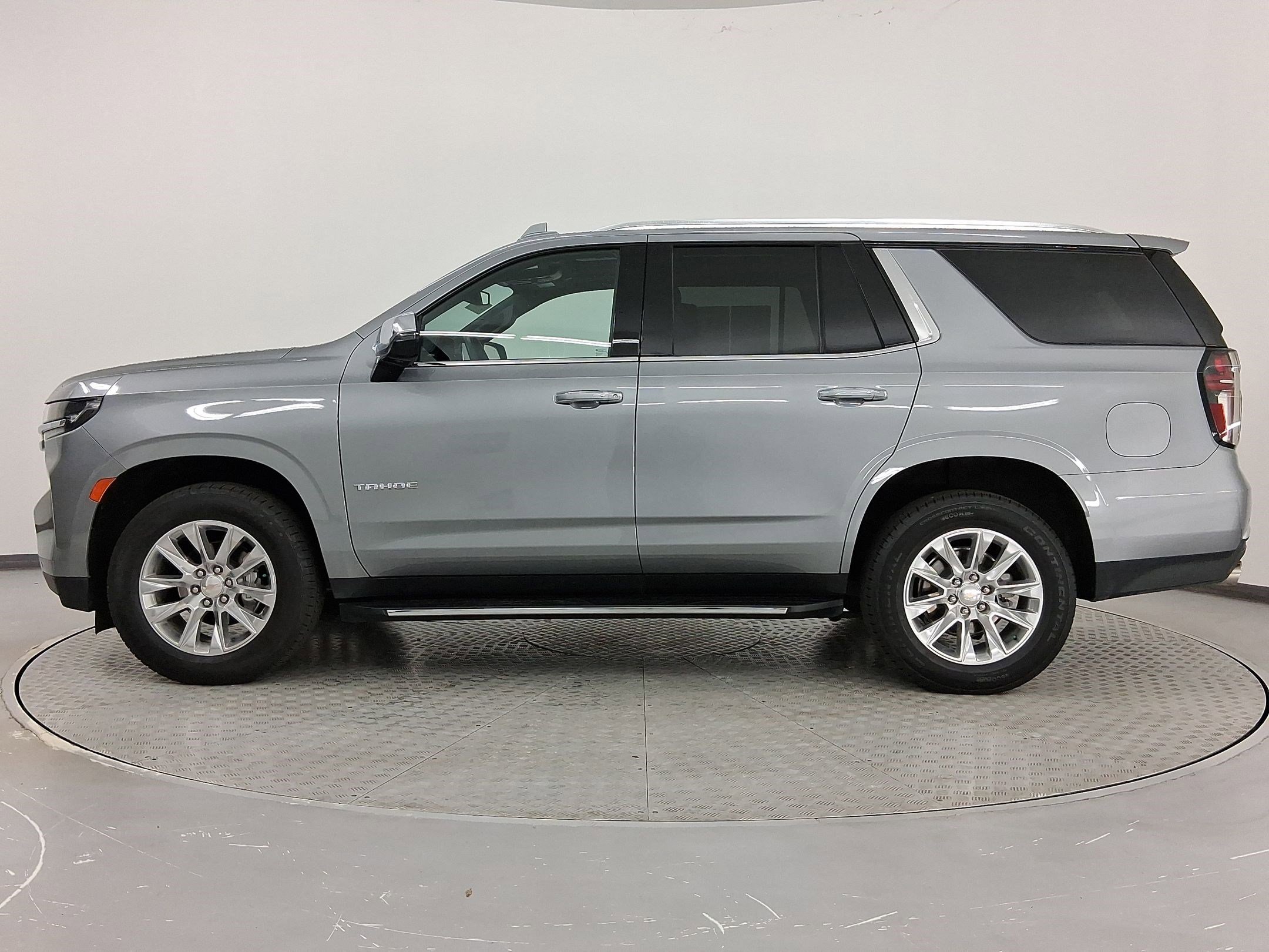 2023 Chevrolet Tahoe Premier photo 2