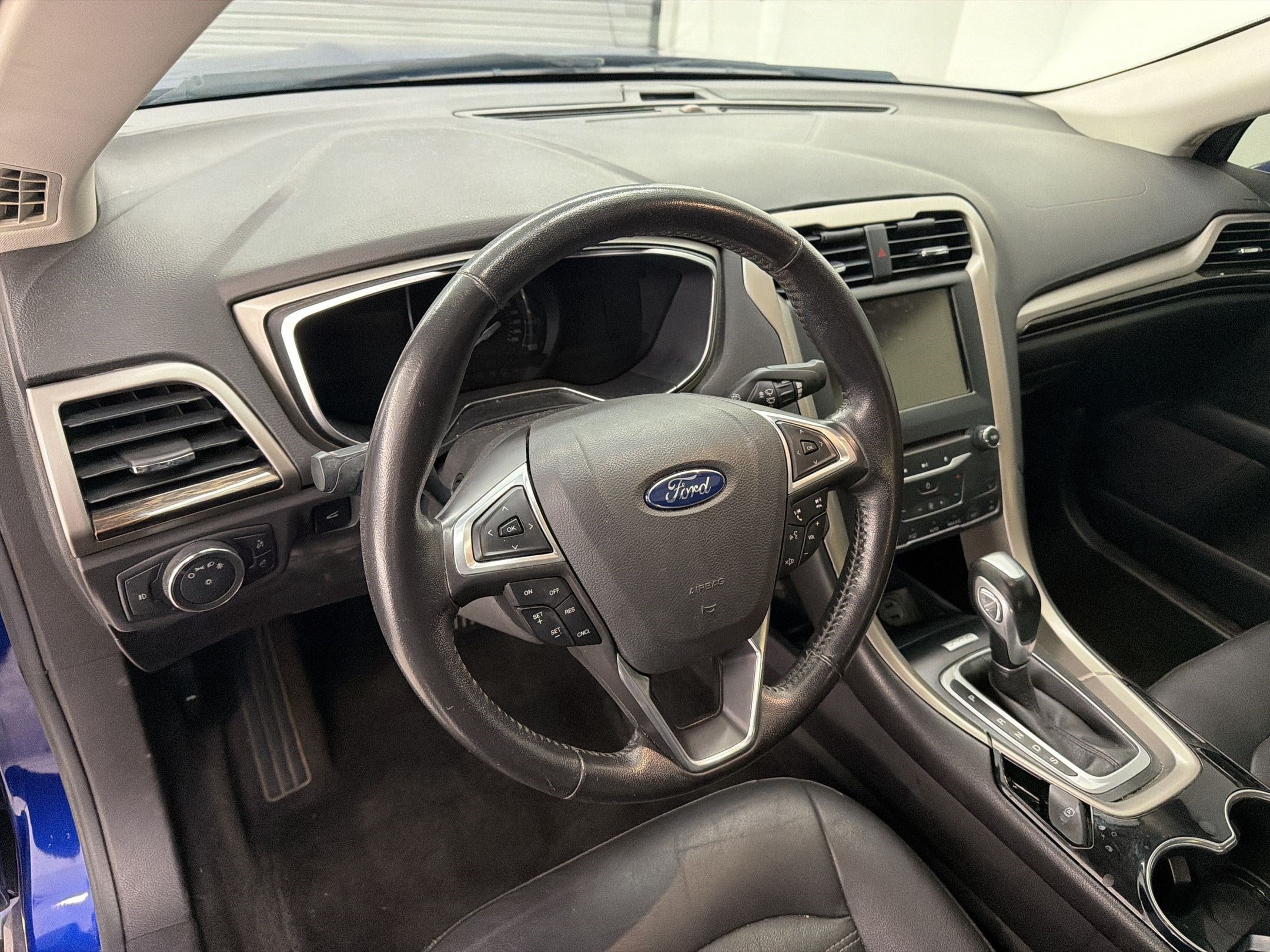 Fusion SE Sedan