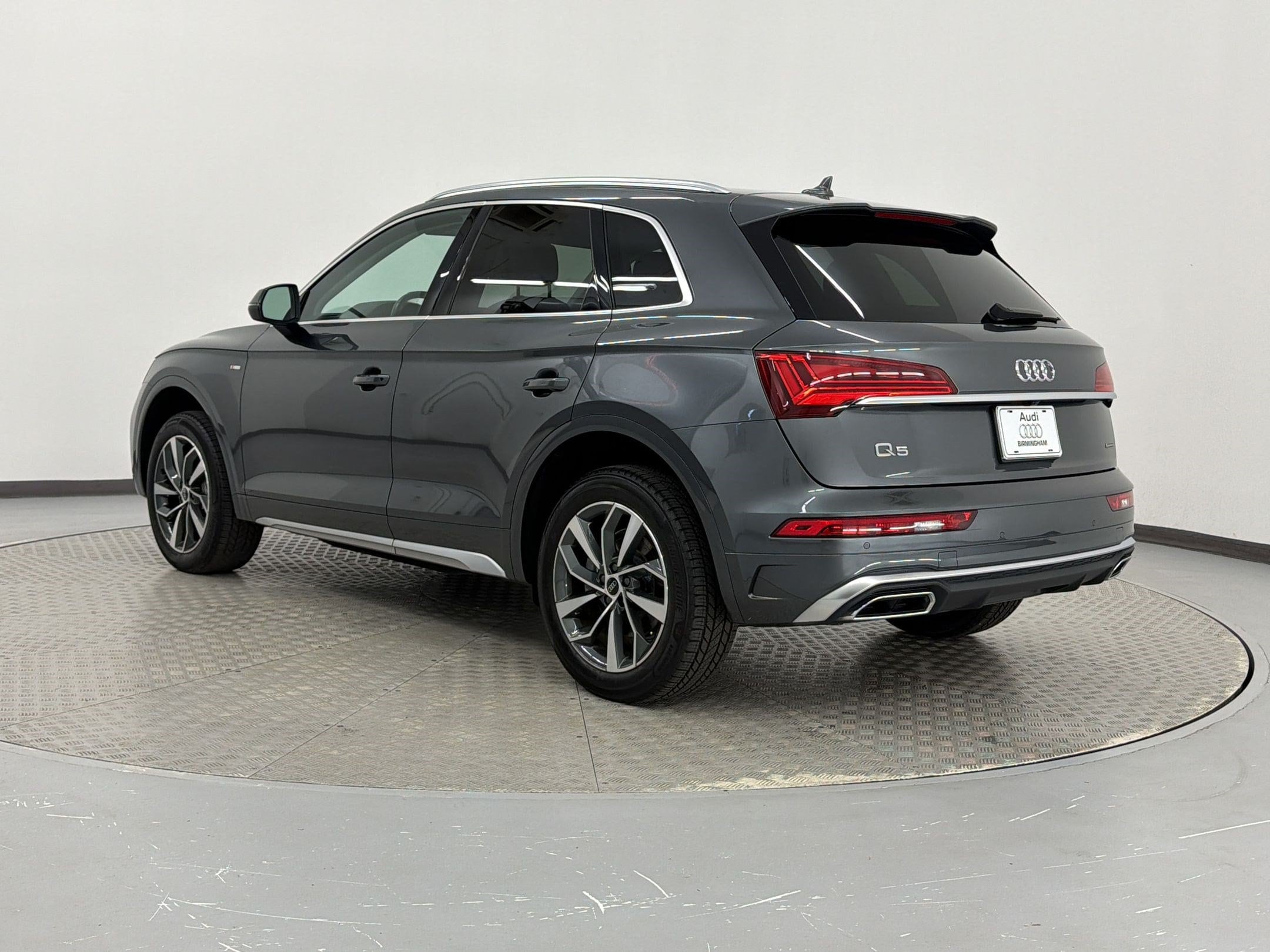 Q5 S Line Premium Plus SUV