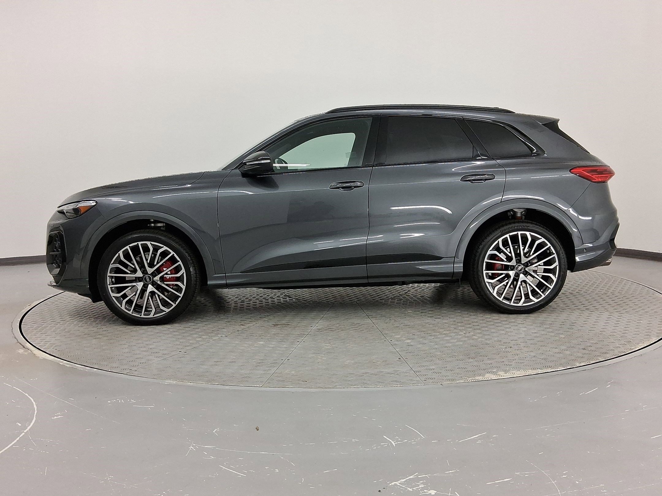 2025 Audi SQ5 Premium Plus photo 2