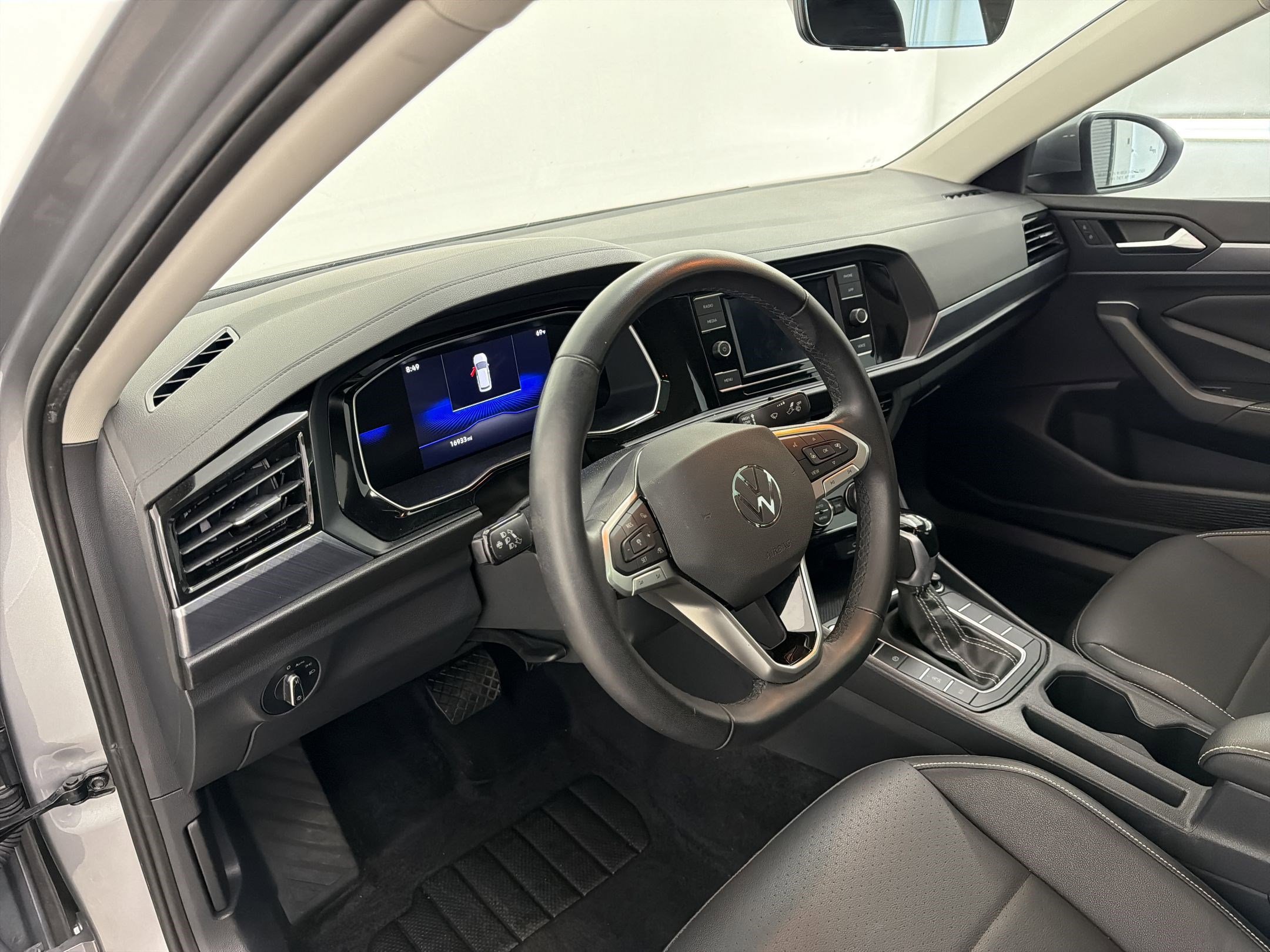 2024 Volkswagen Jetta SE photo 4