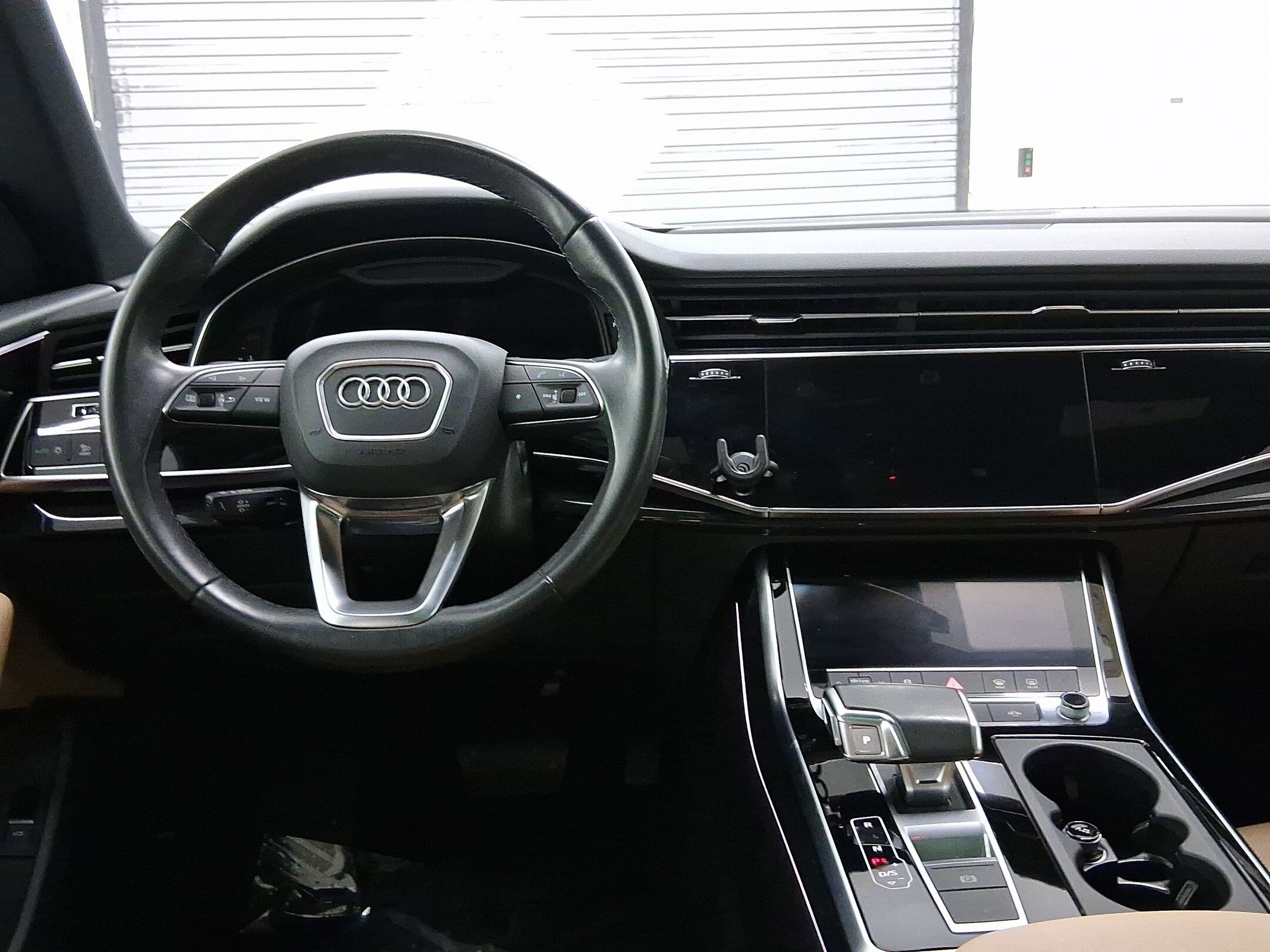 2021 Audi Q8 Premium Plus photo 3