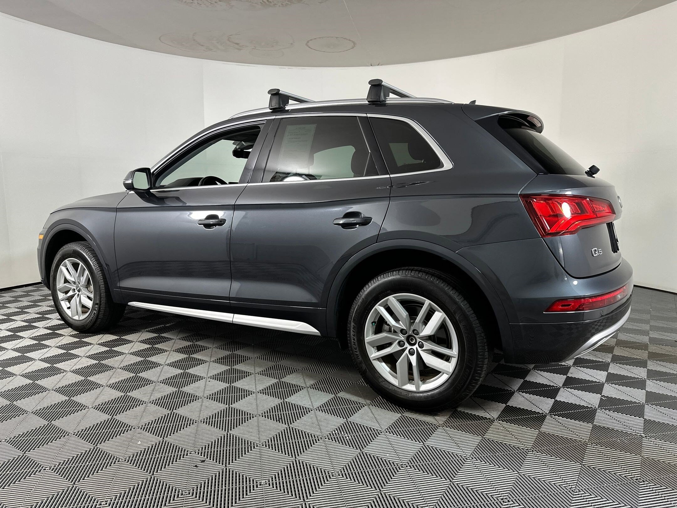 2020 Audi Q5 45 Premium photo 2
