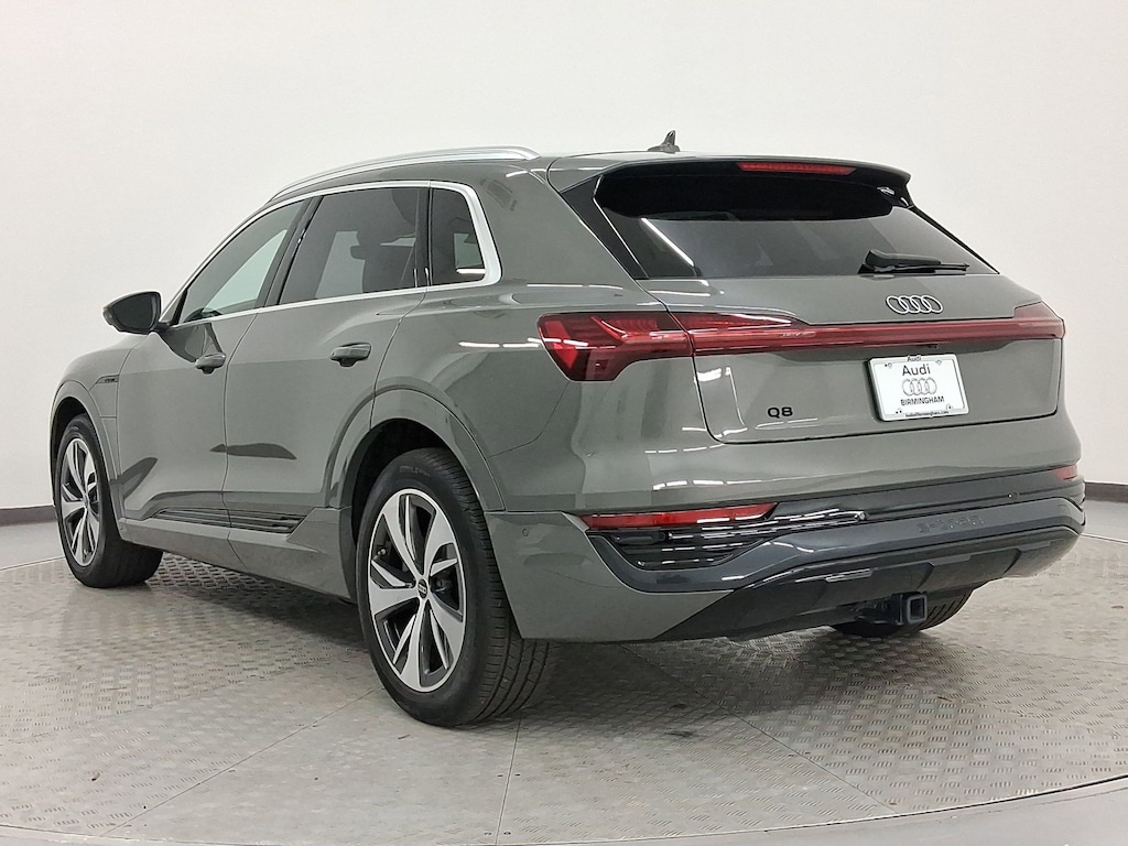 New 2024 Audi Q8 e-tron Premium Plus SUV