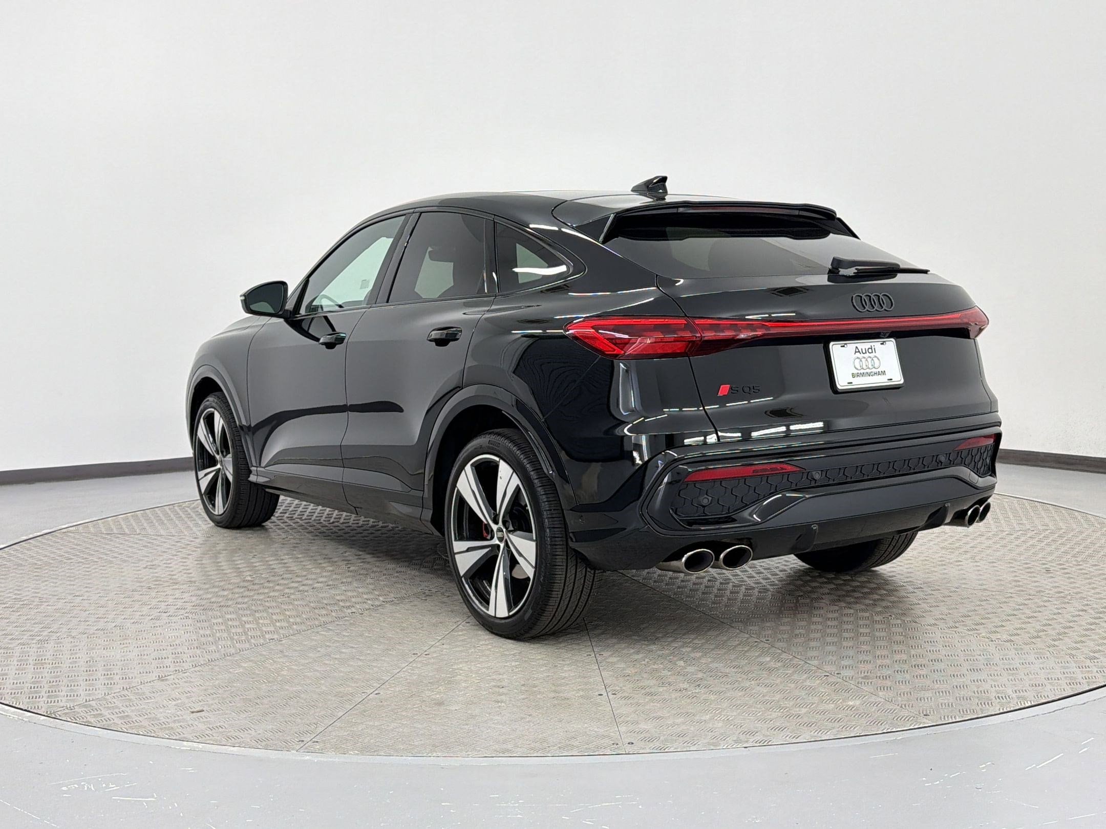 2025 Audi SQ5 Sportback Premium Plus photo 2