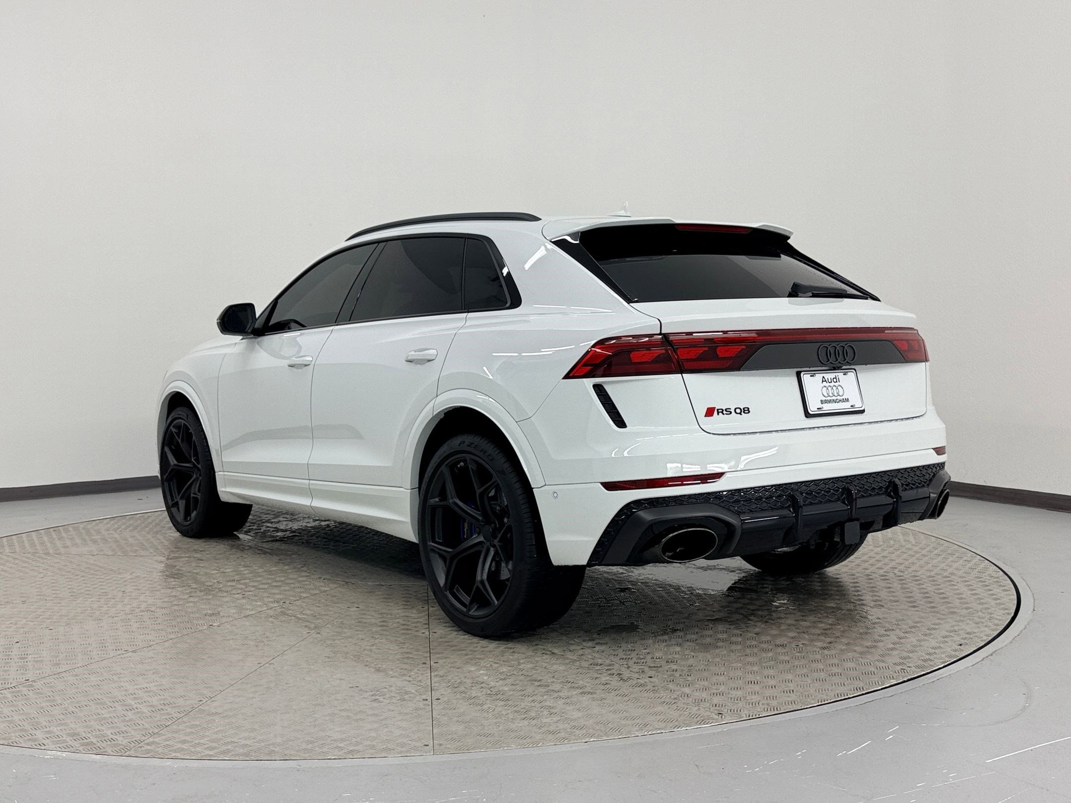 2026 Audi RS Q8 performance photo 2