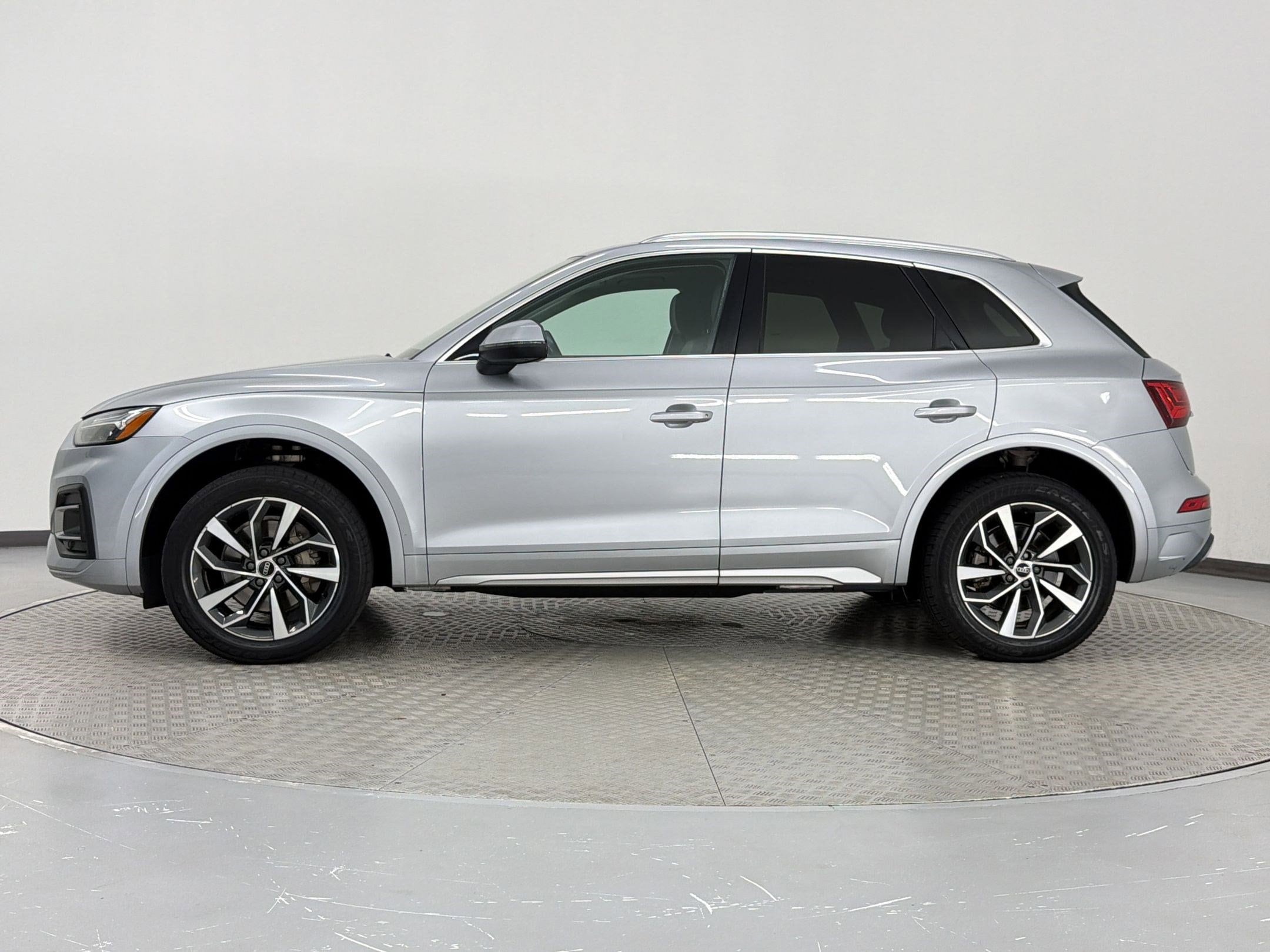 2021 Audi Q5 Premium Plus photo 2