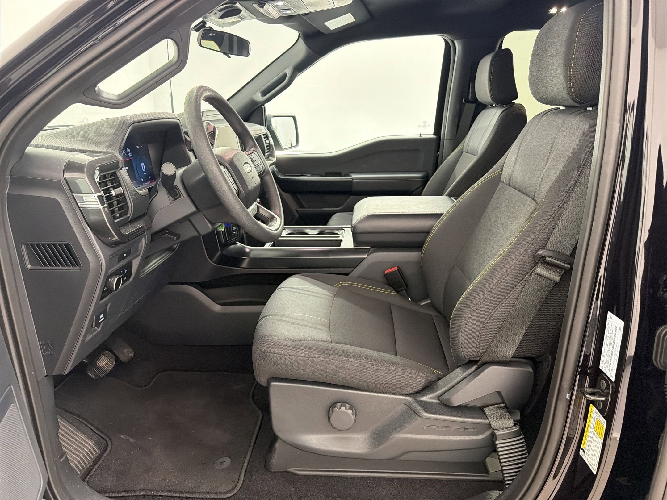 2025 Ford F-150 STX photo 5