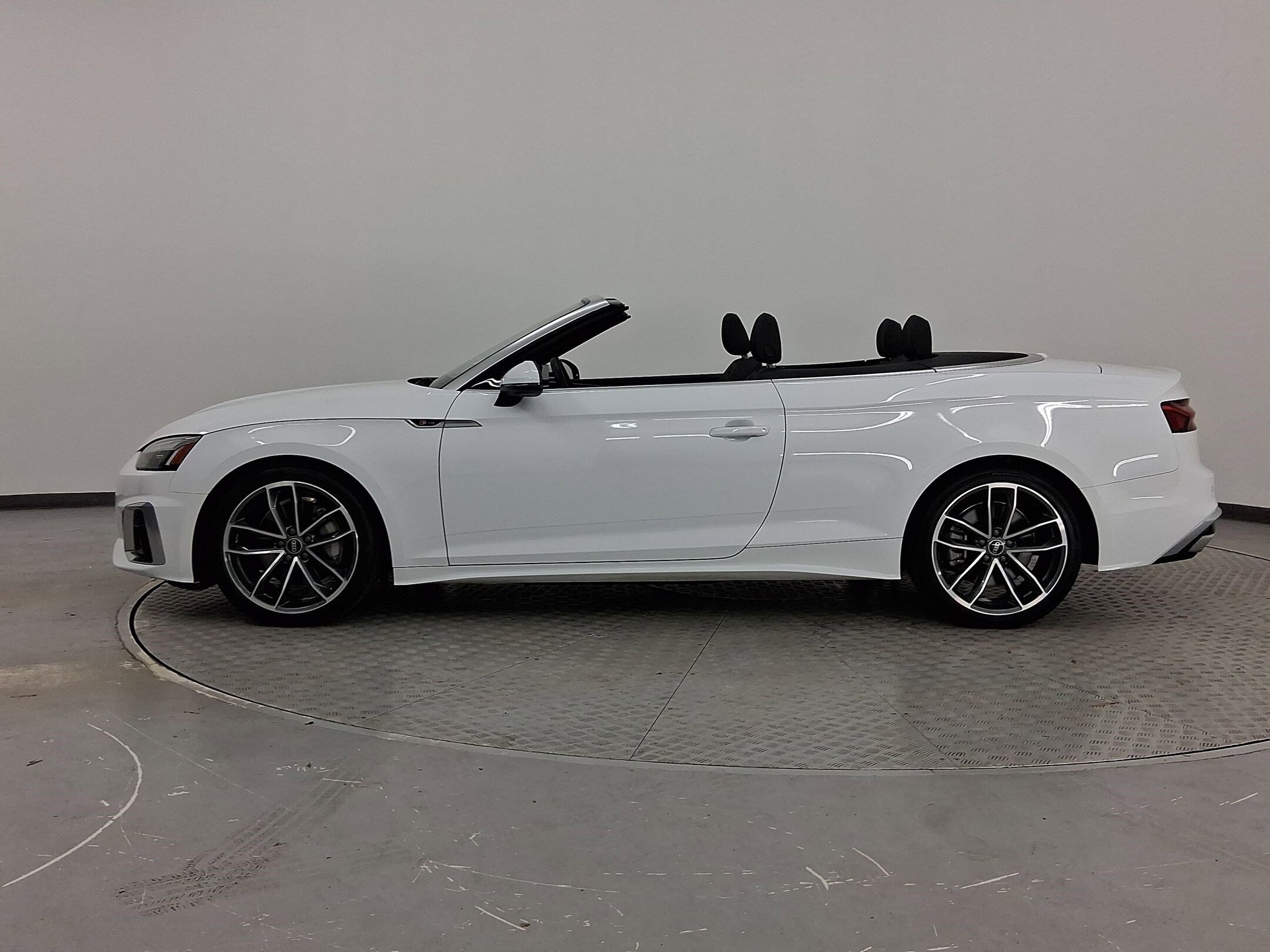 2024 Audi A5 Cabriolet S line Premium Plus photo 2