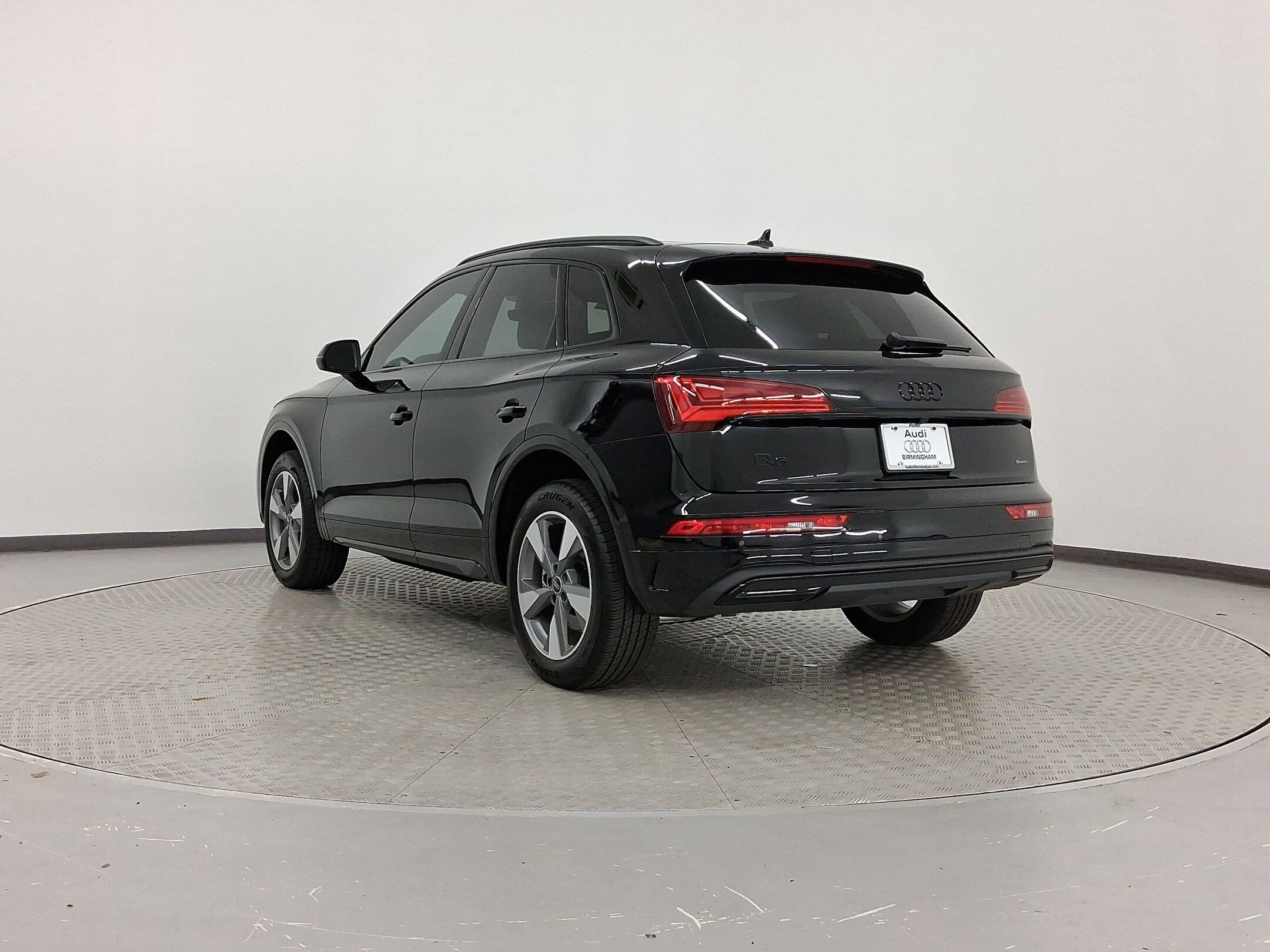 2025 Audi Q5 Premium photo 2
