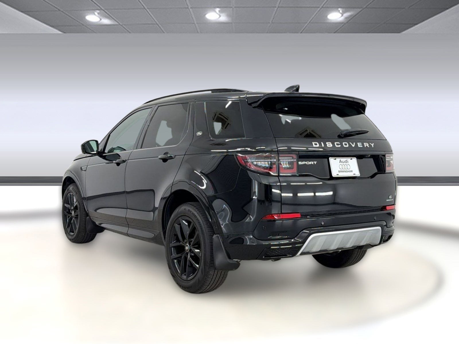 2024 Land Rover Discovery Sport Core S photo 2