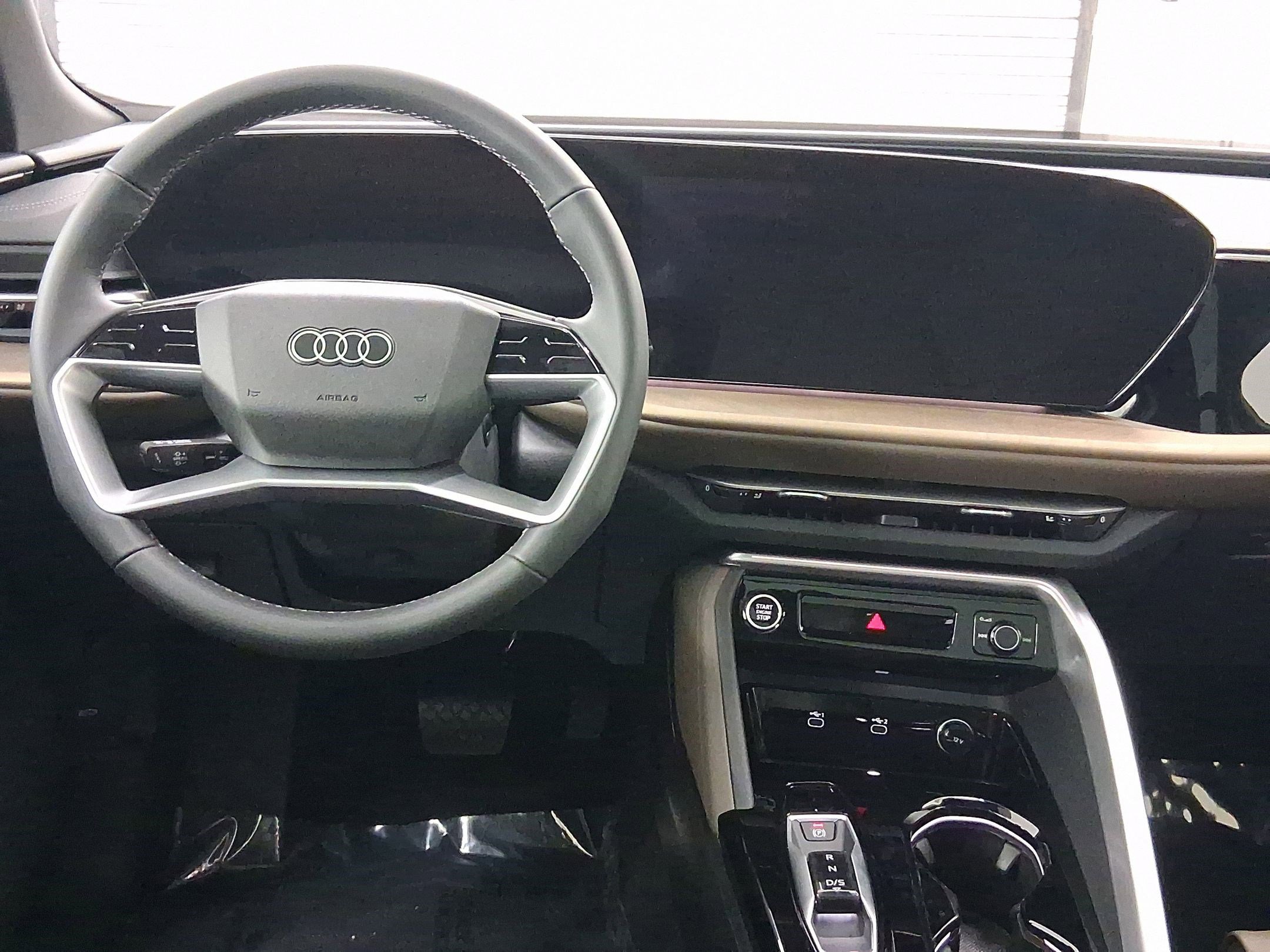 2025 Audi Q5 2.0T Premium Plus photo 4