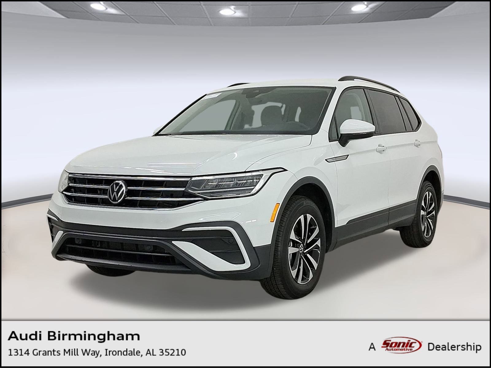 2024 Volkswagen Tiguan S's photo