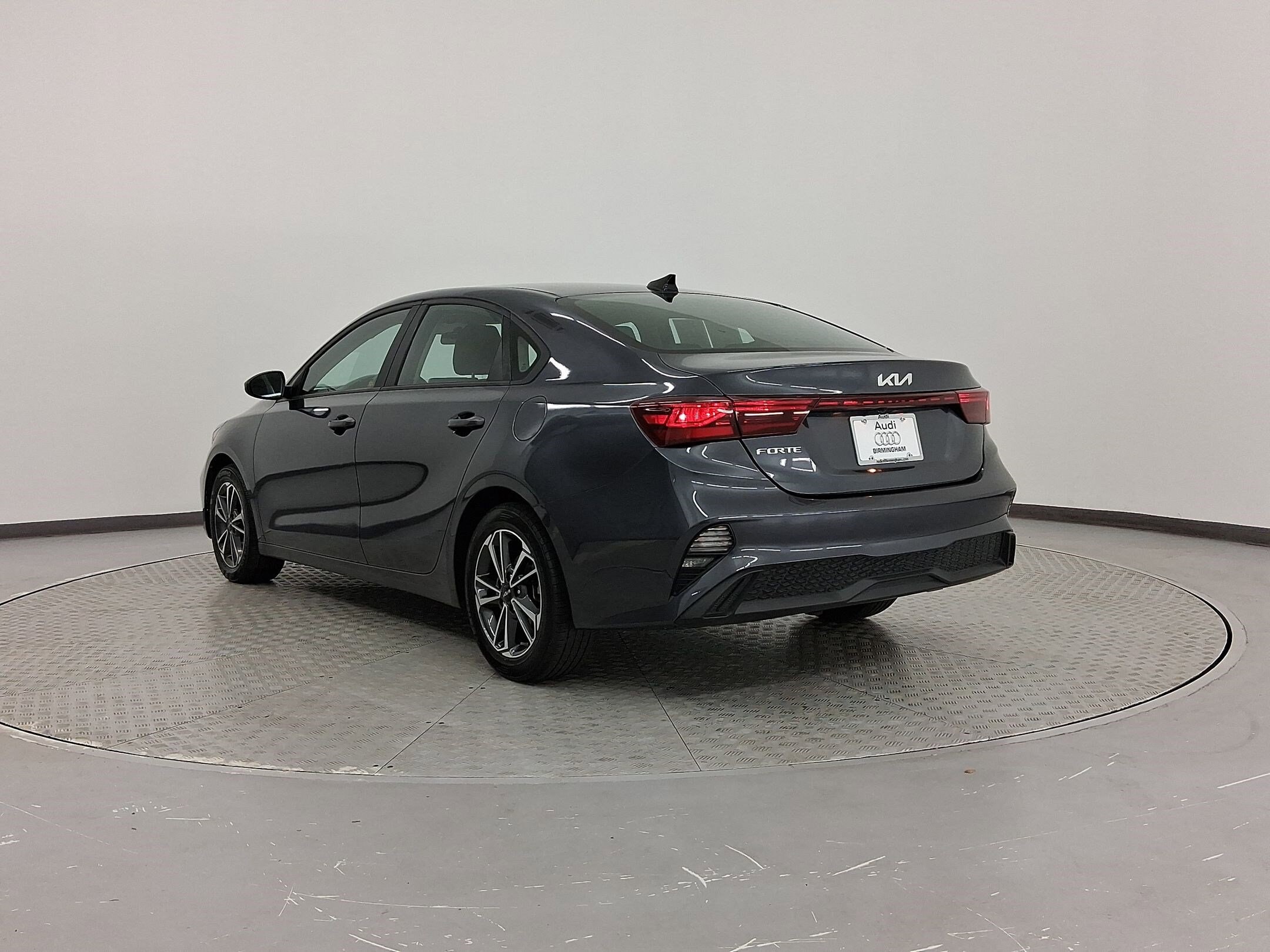 2023 Kia Forte LXS photo 3