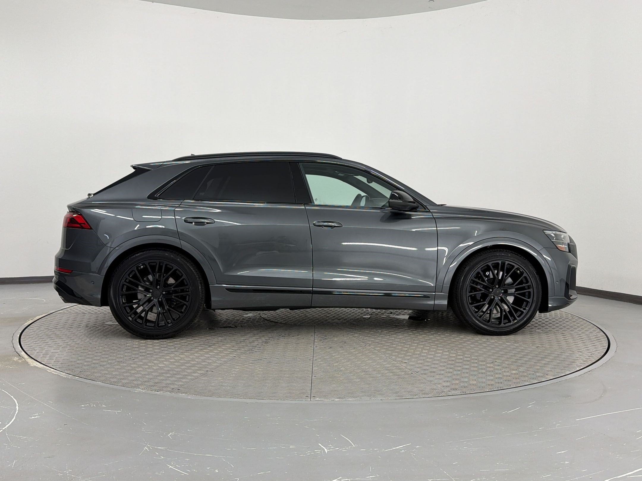 SQ8 Prestige SUV