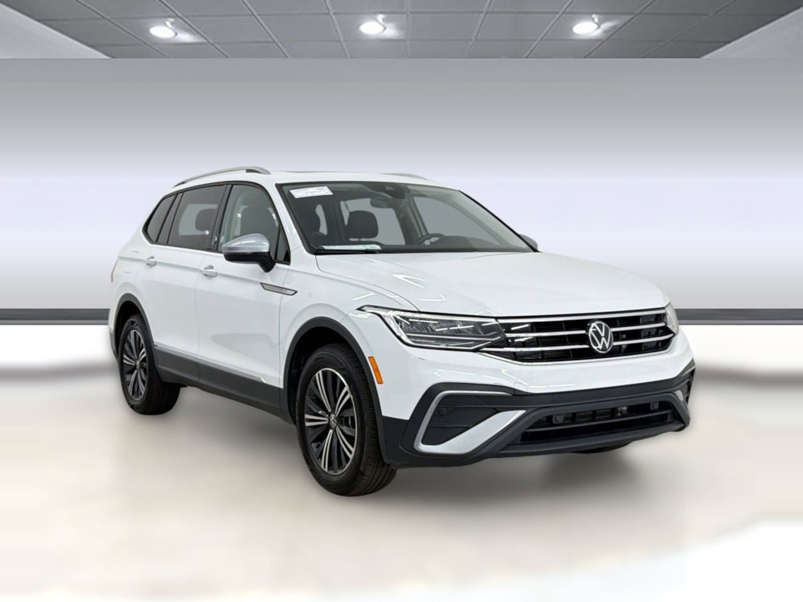 2024 Volkswagen Tiguan Wolfsburg Edition photo 6