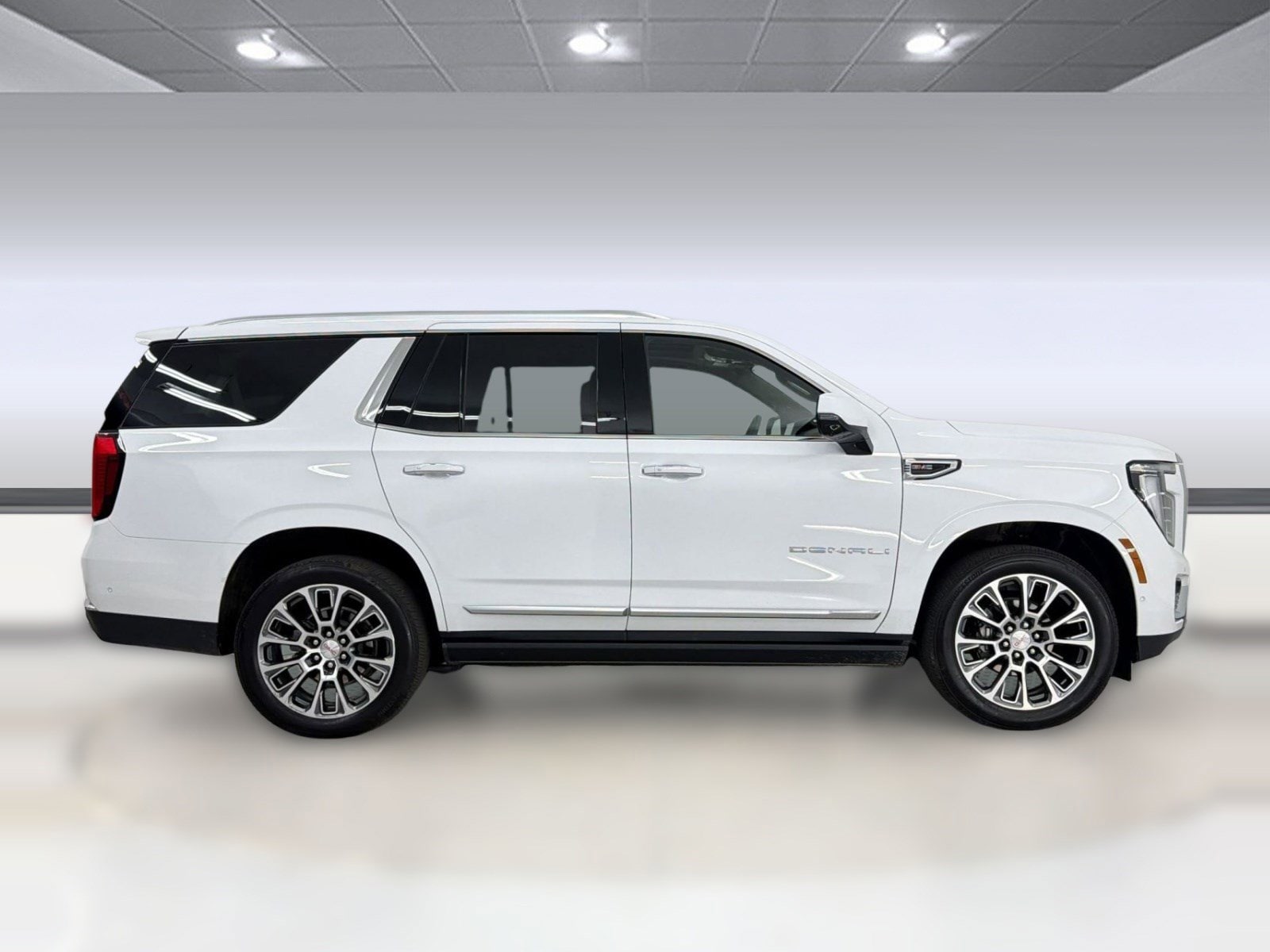 2026 GMC Yukon Denali photo 3