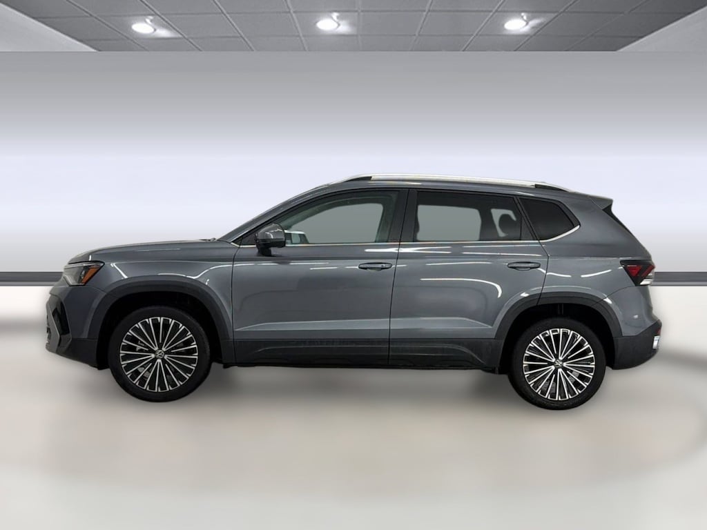 Used 2025 Volkswagen Taos SE SUV