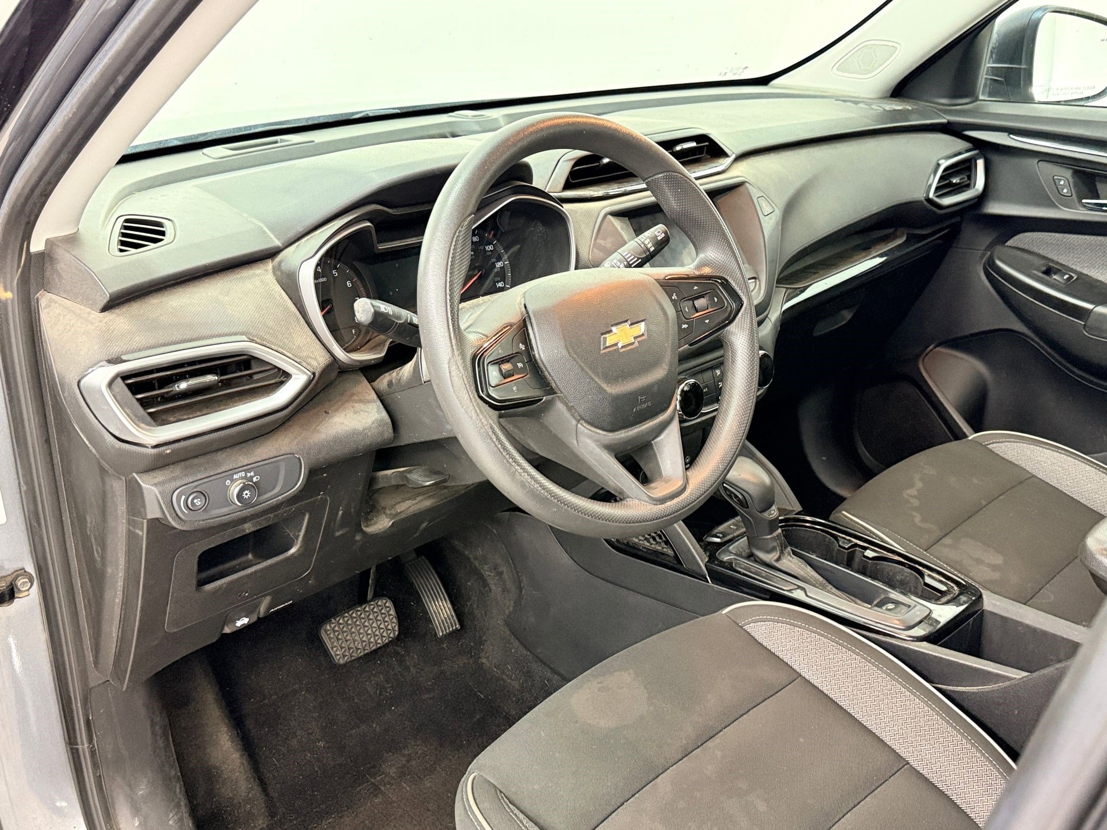 2021 Chevrolet Trailblazer LS photo 3