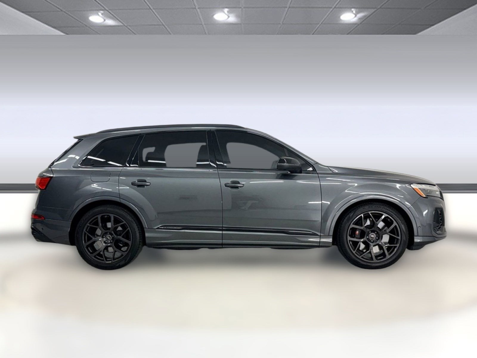 SQ7 Premium Plus SUV