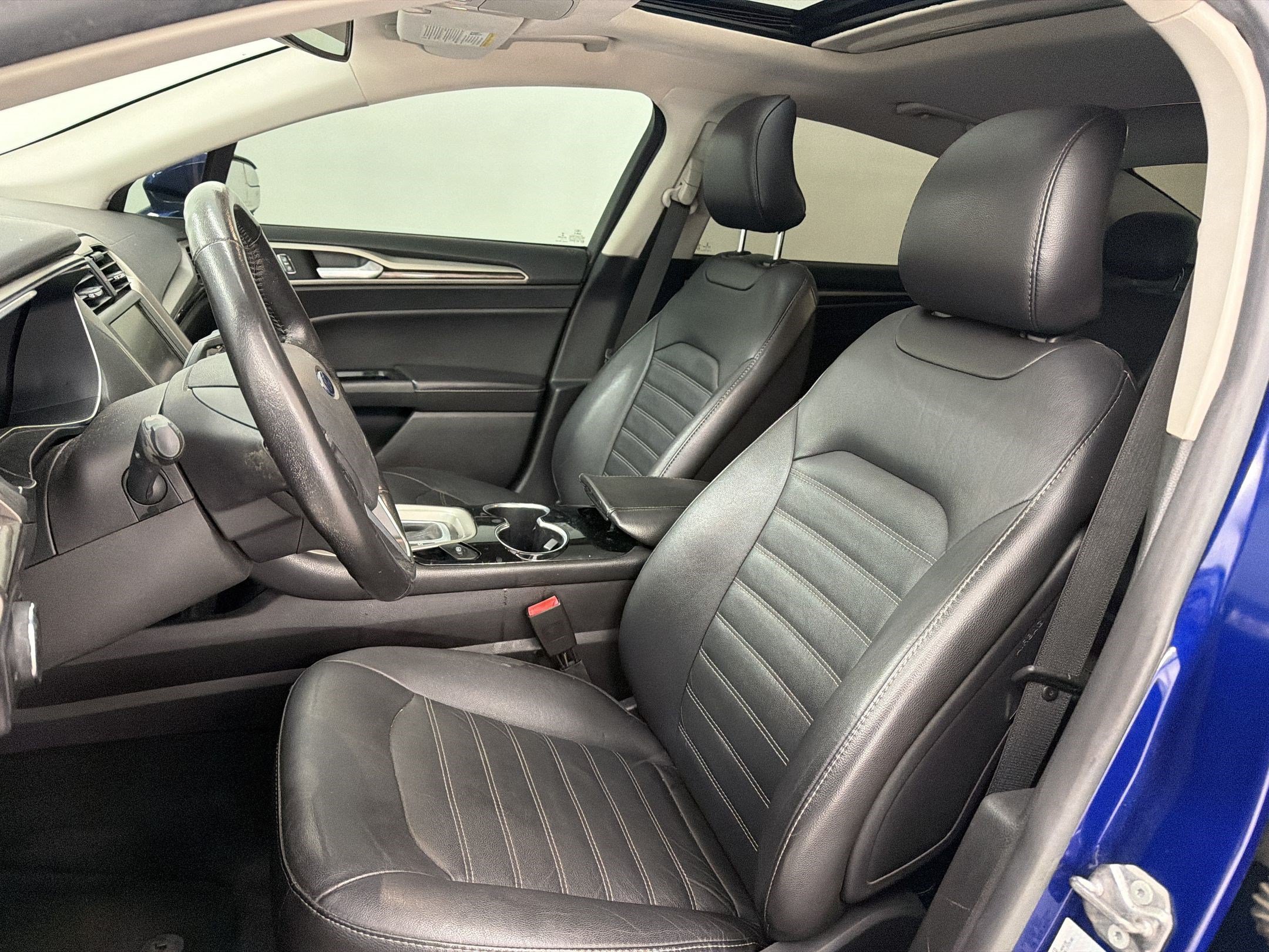 Fusion SE Sedan