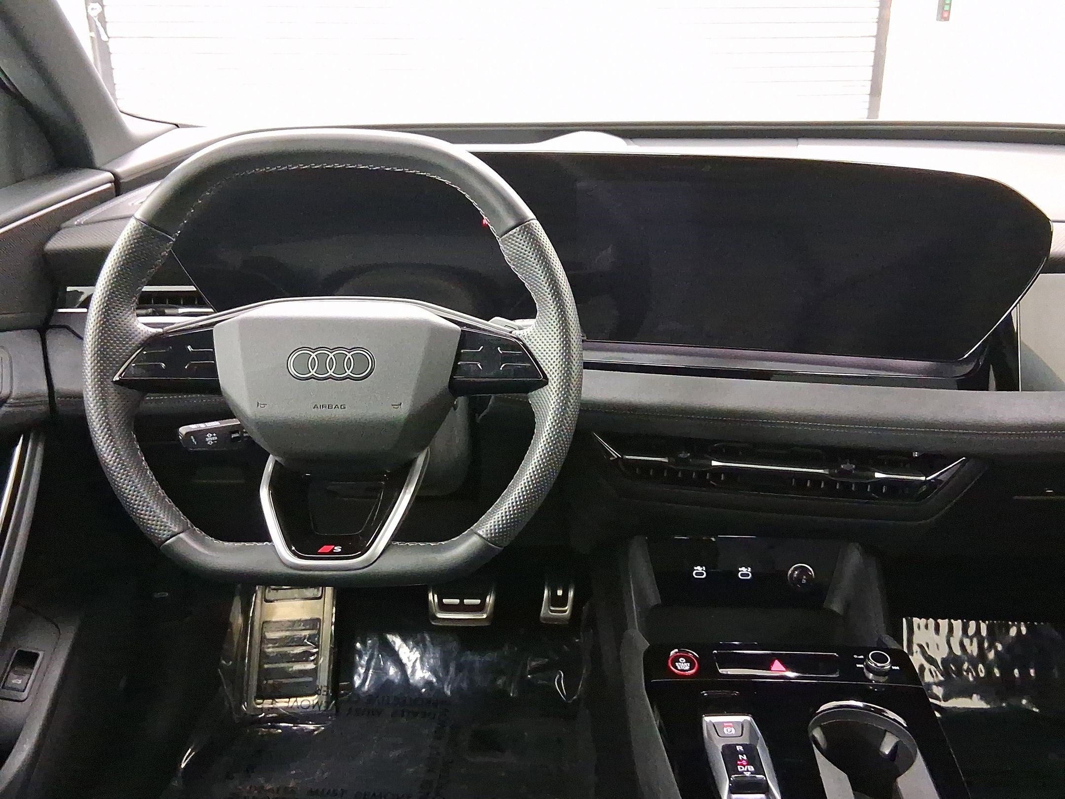 2025 Audi SQ6 photo 4