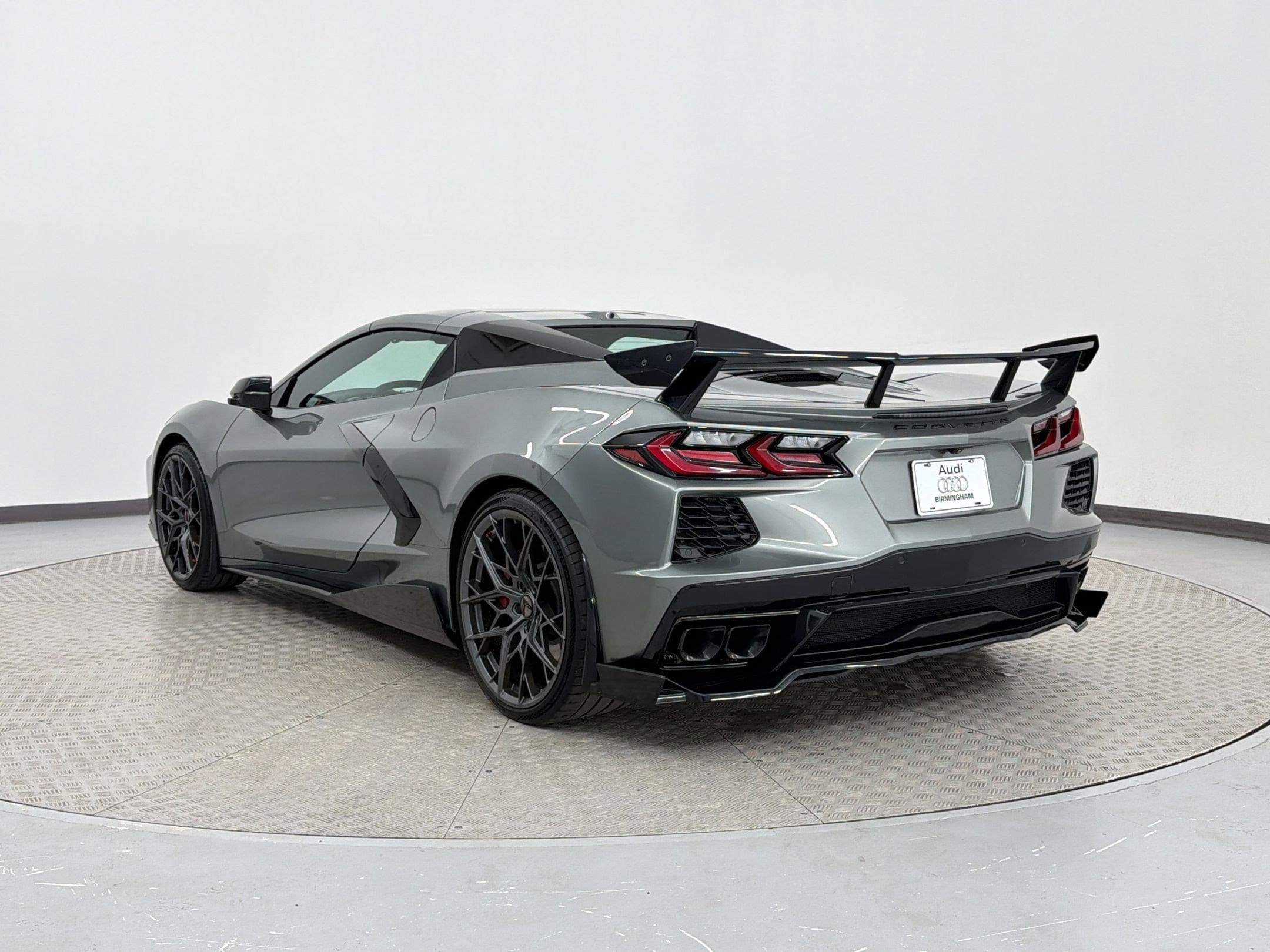 2024 Chevrolet Corvette Stingray 3LT photo 2