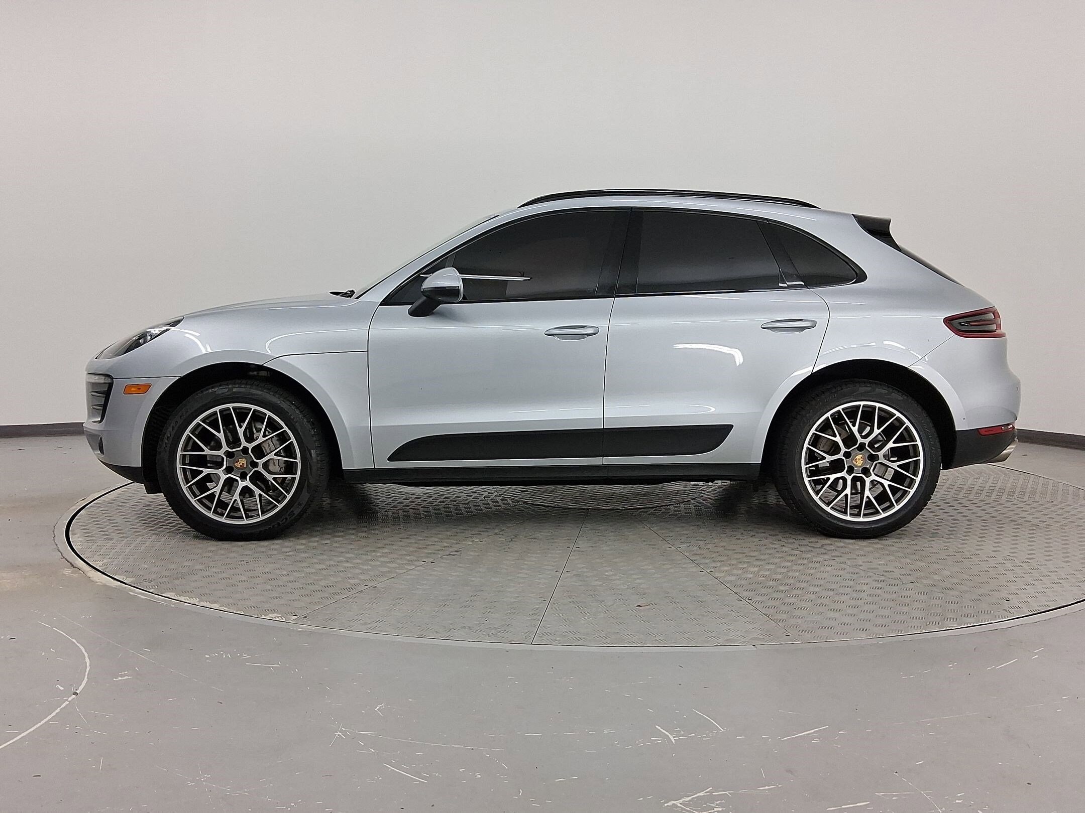 2018 Porsche Macan S photo 2