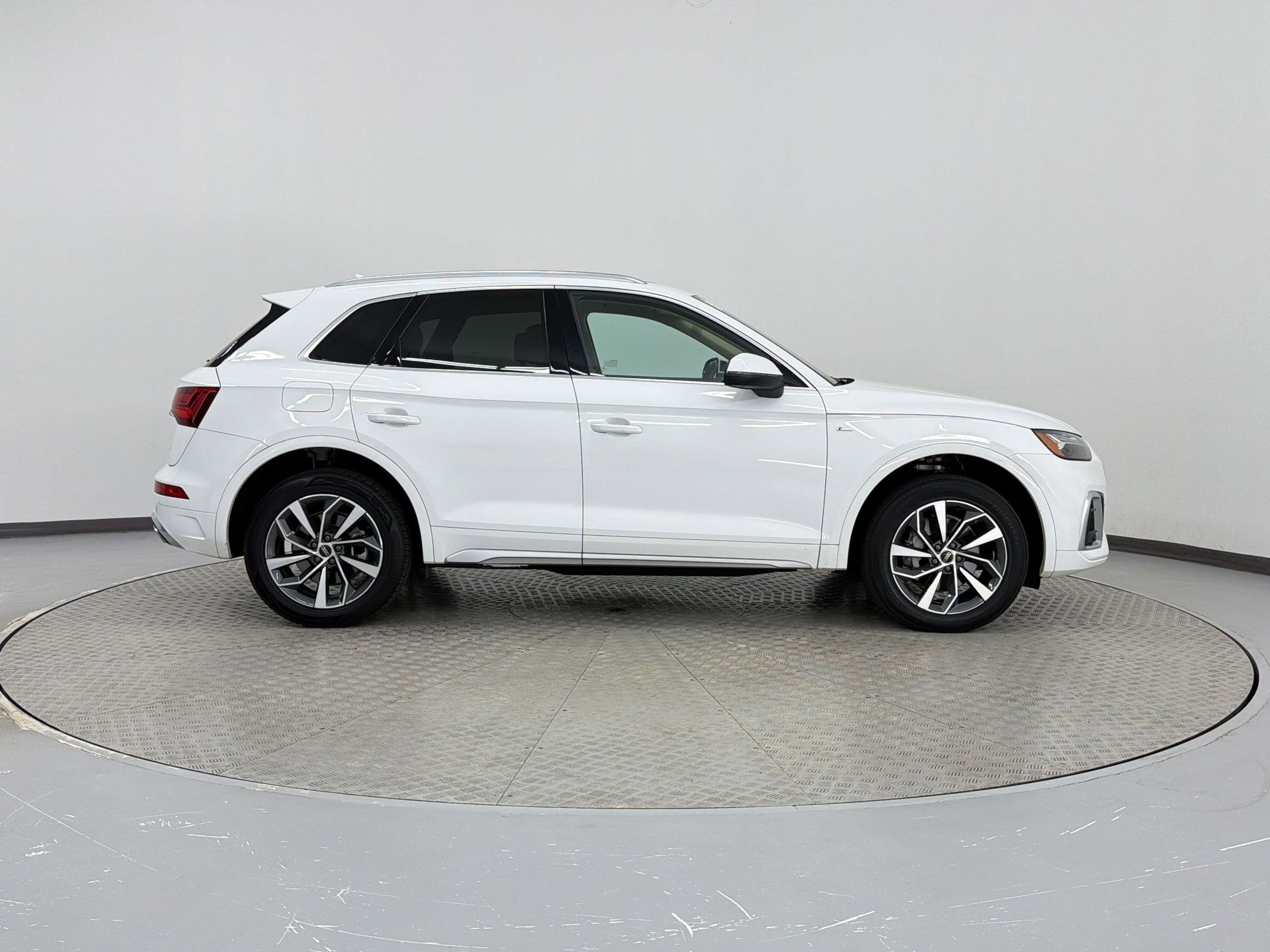 2023 Audi Q5 S line Premium Plus photo 3
