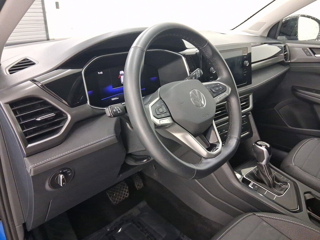 Used 2025 Volkswagen Taos SE Black SUV