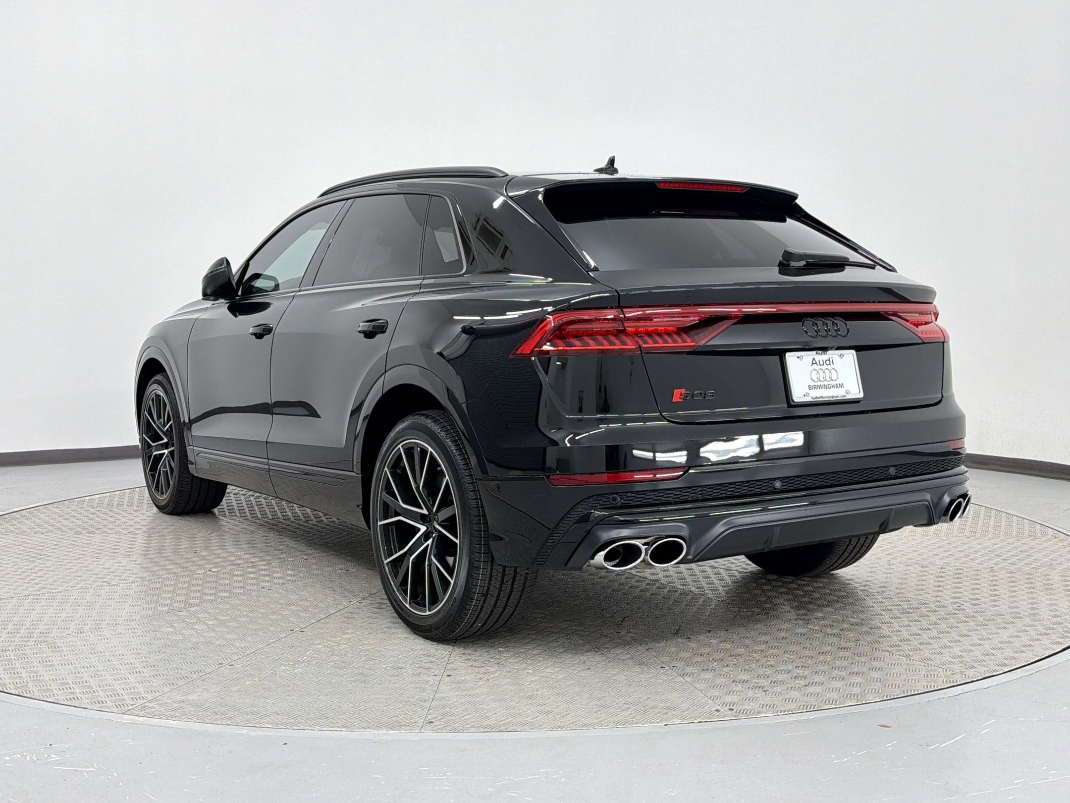 2023 Audi SQ8 Prestige photo 2