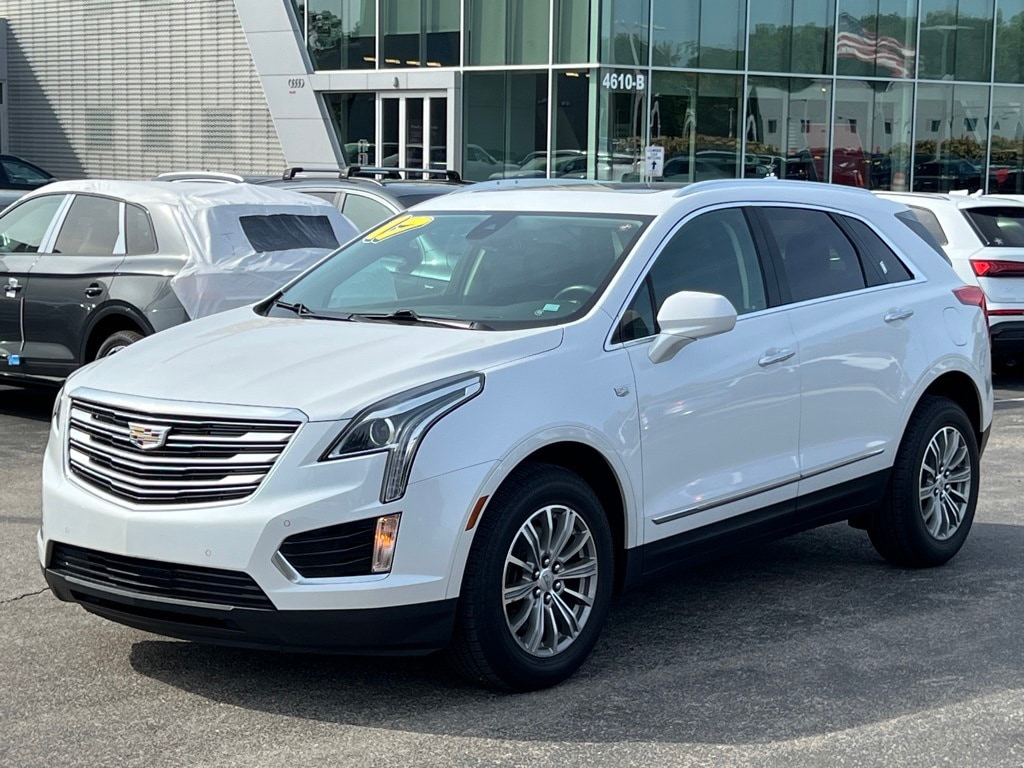 Used 2017 Cadillac XT5 Luxury with VIN 1GYKNDRS9HZ131676 for sale in Indianapolis, IN