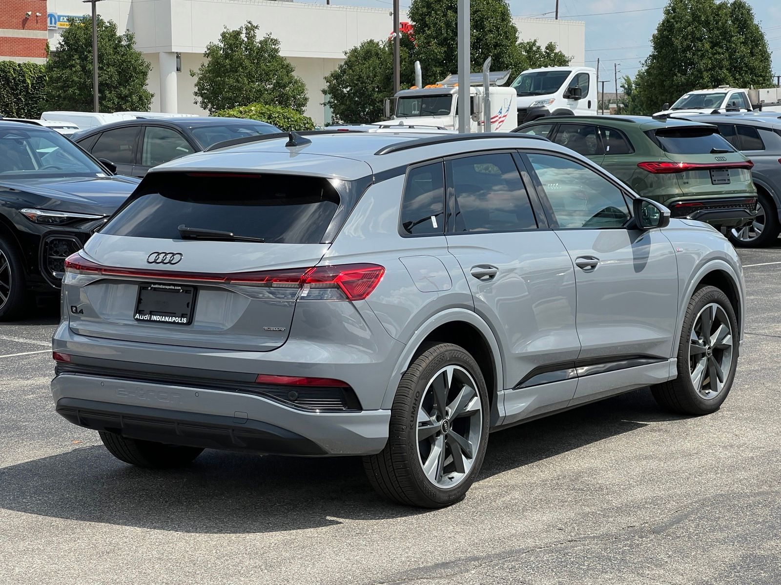 View vehicle photo 2