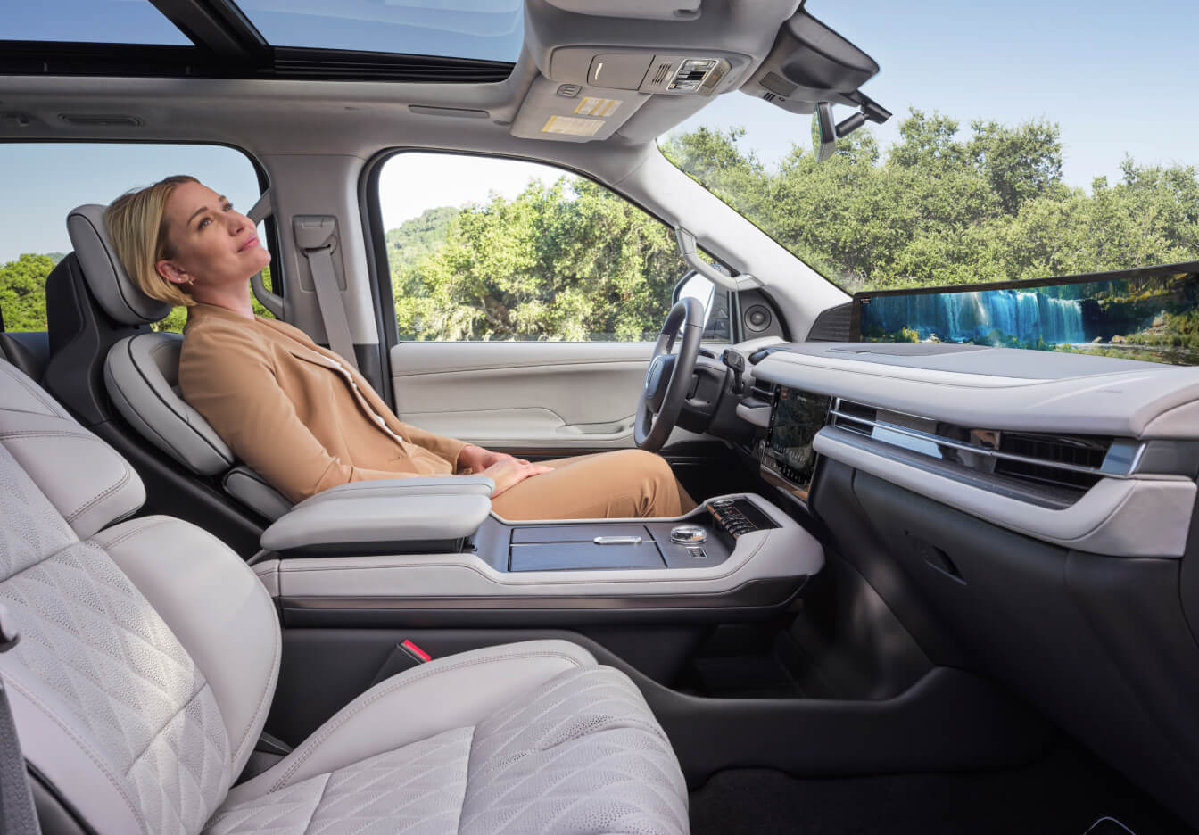 Create Your Own 2025 Lincoln Navigator Interior