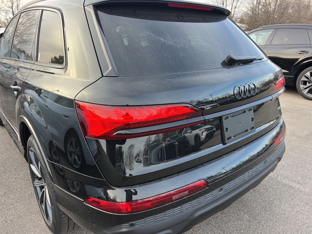 New 2026 Audi Q7 45 Premium Plus SUV