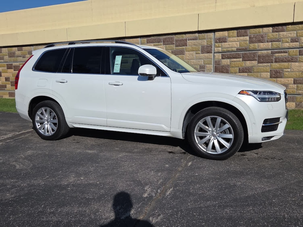 Used 2018 Volvo XC90 T6 Momentum SUV
